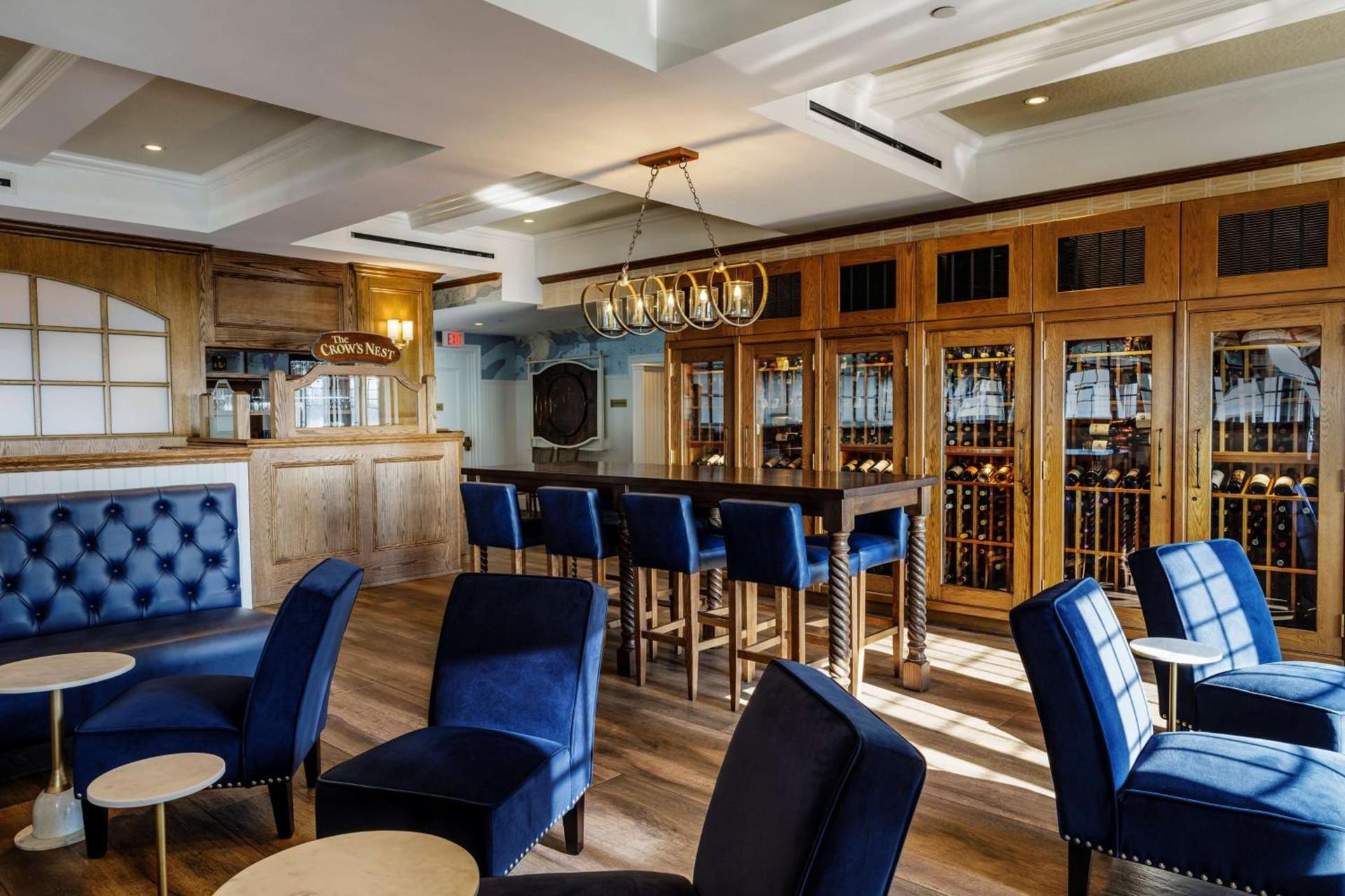 Madison Beach Hotel, Curio Collection by Hilton photo 23