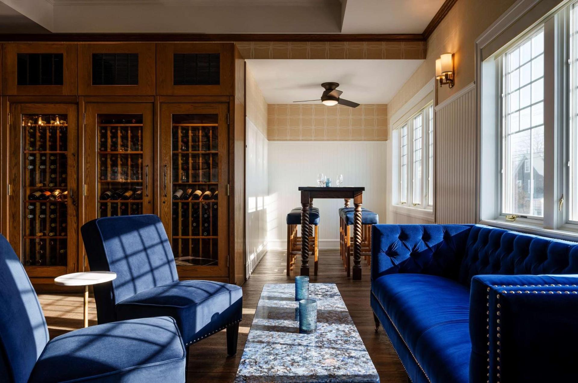 Madison Beach Hotel, Curio Collection by Hilton photo 25