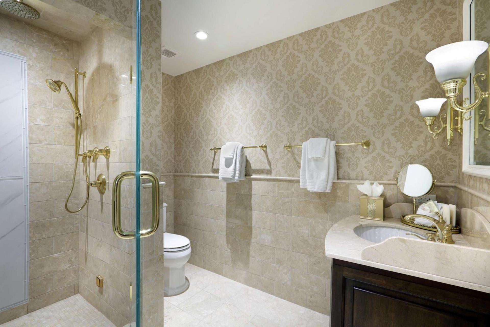 Madison Beach Hotel, Curio Collection by Hilton photo 44