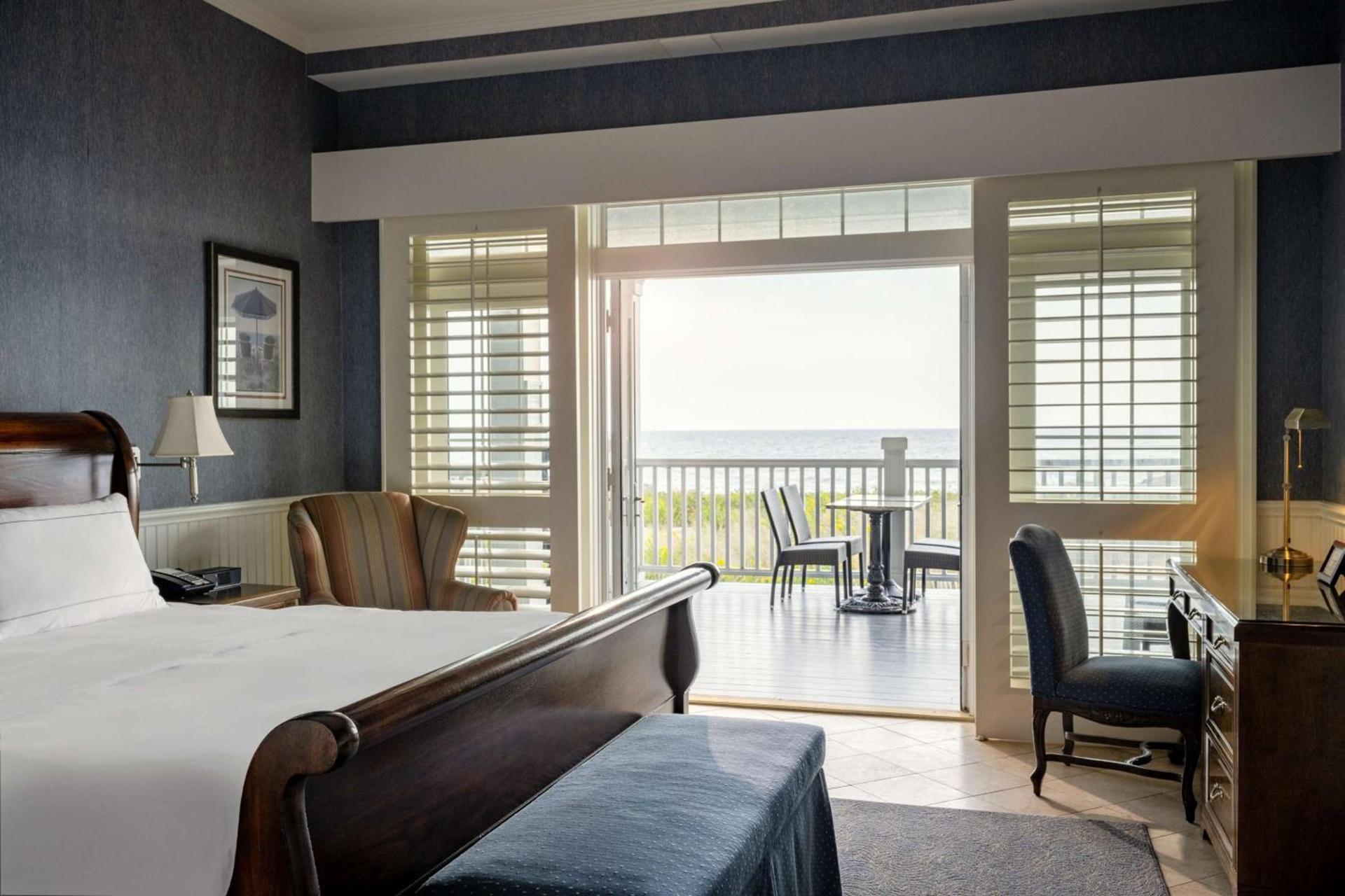 Madison Beach Hotel, Curio Collection by Hilton photo 53
