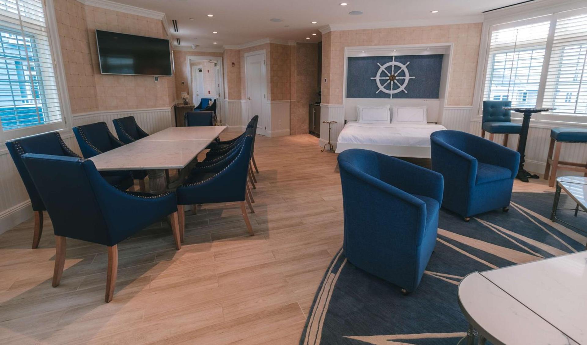 Madison Beach Hotel, Curio Collection by Hilton photo 57