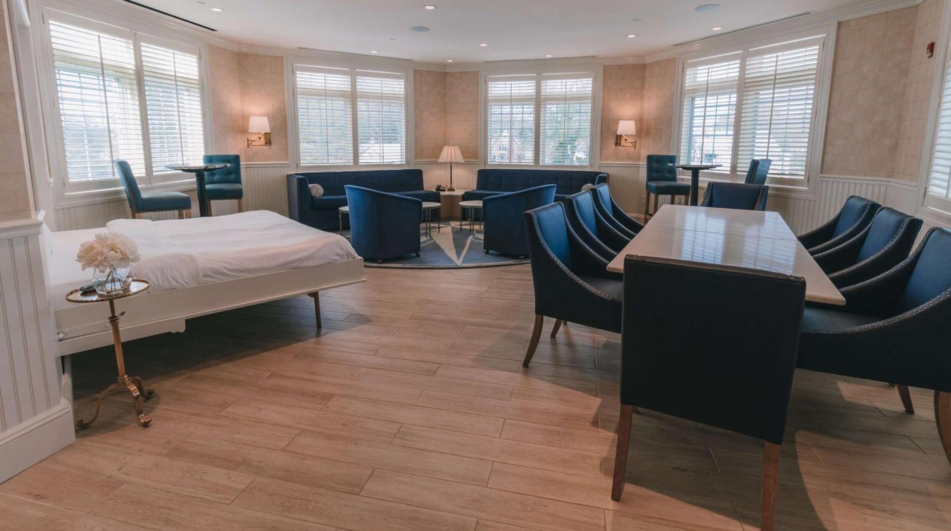Madison Beach Hotel, Curio Collection by Hilton photo 58