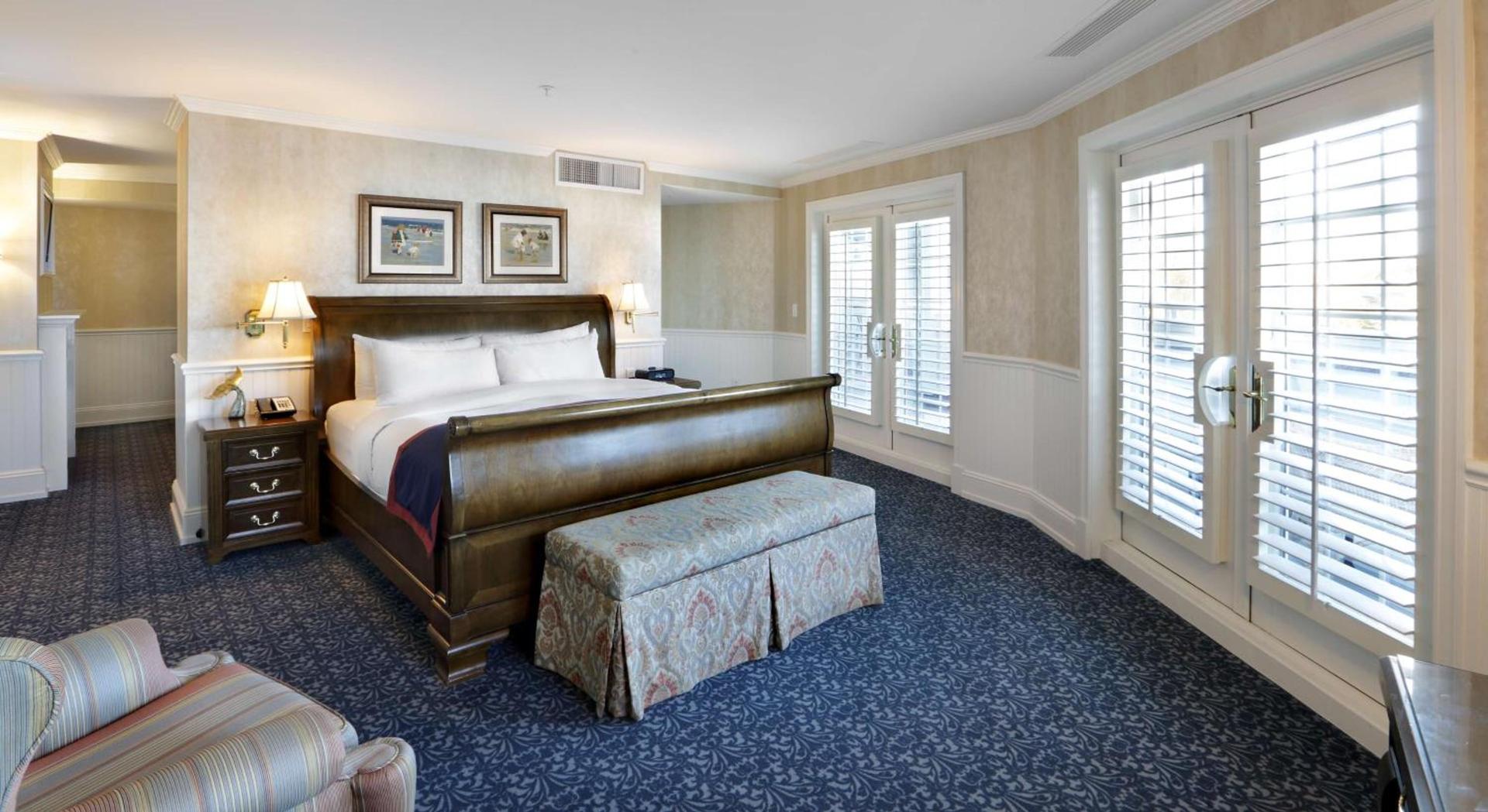 Madison Beach Hotel, Curio Collection by Hilton photo 61