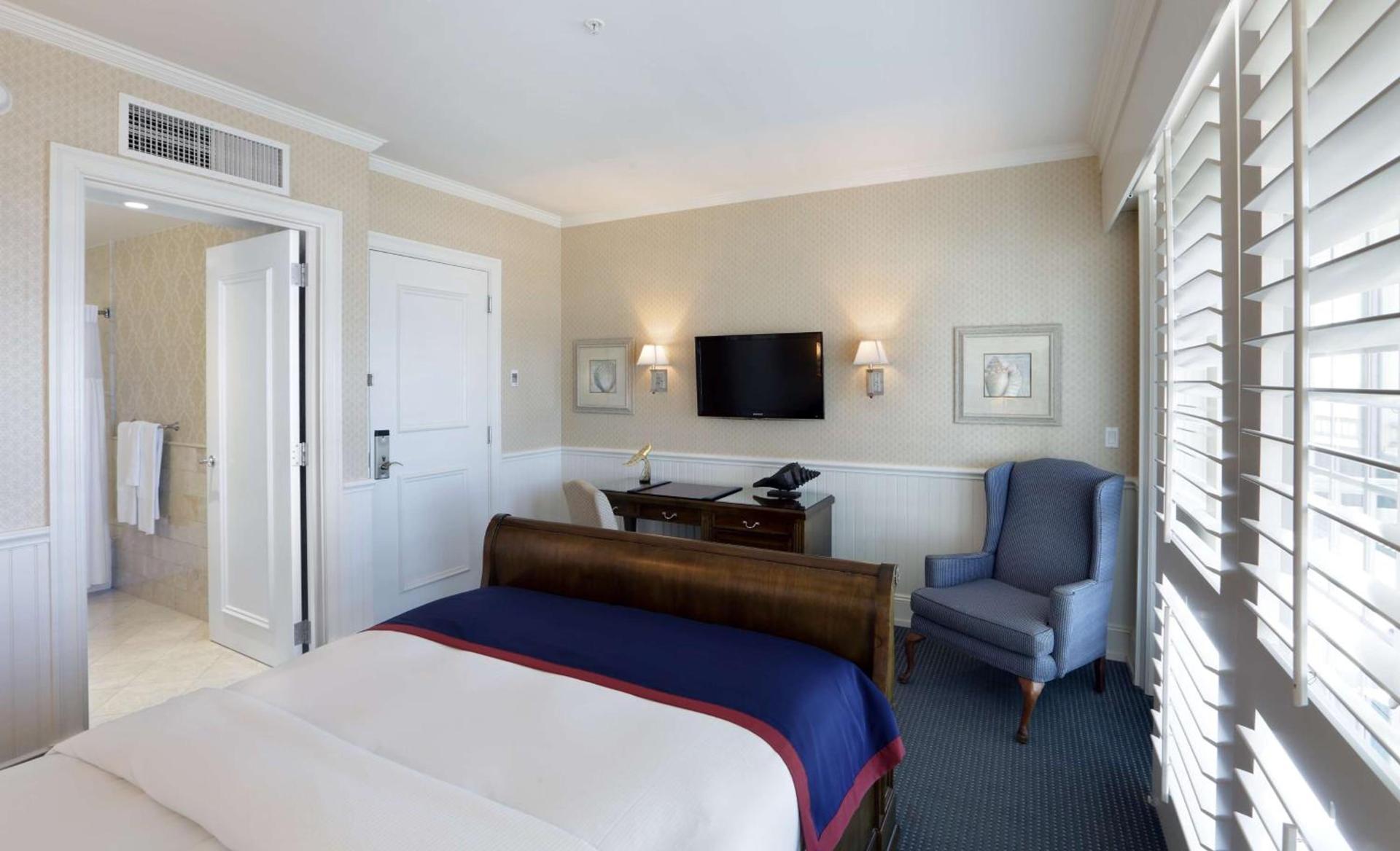 Madison Beach Hotel, Curio Collection by Hilton photo 70