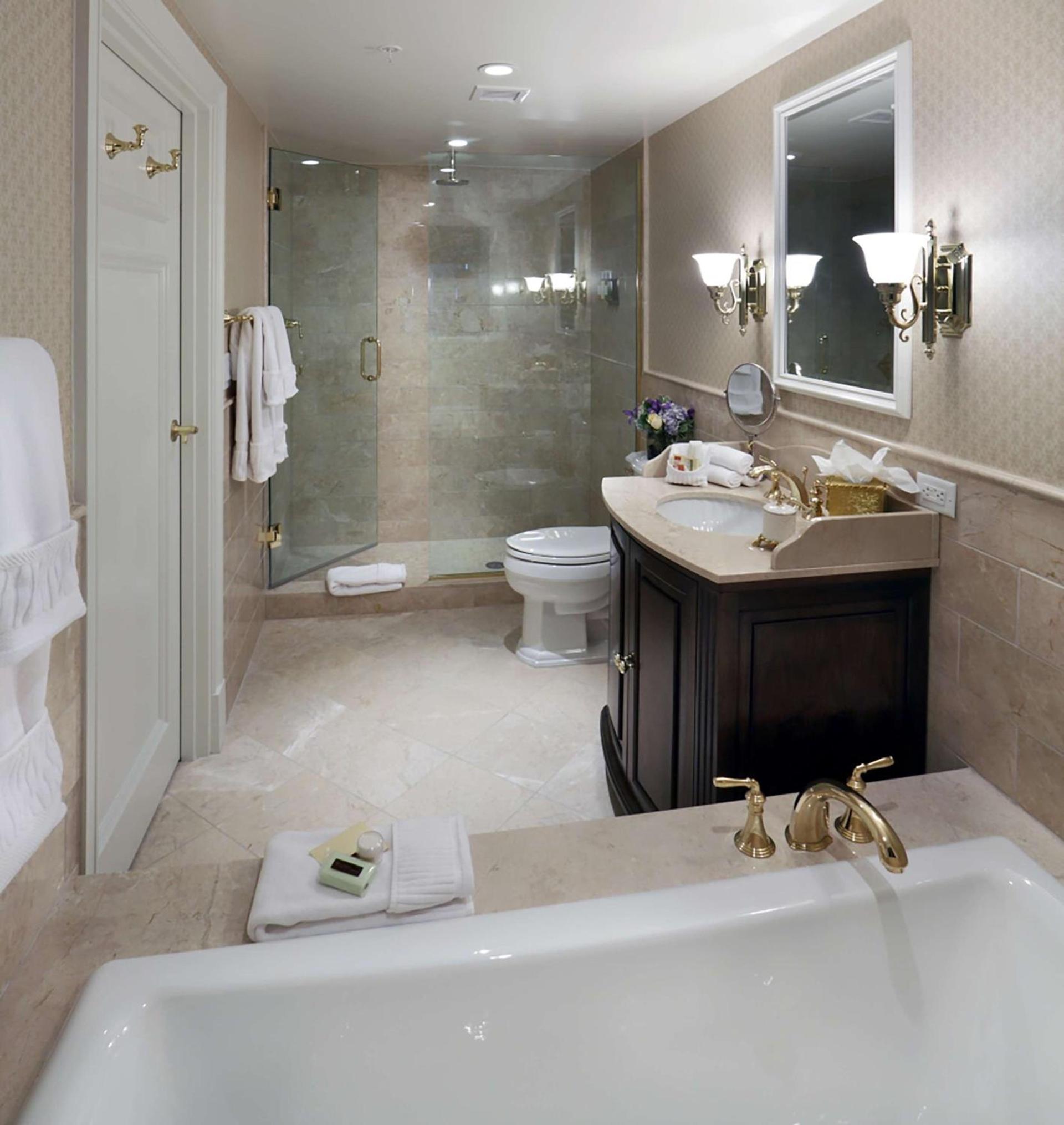 Madison Beach Hotel, Curio Collection by Hilton photo 73