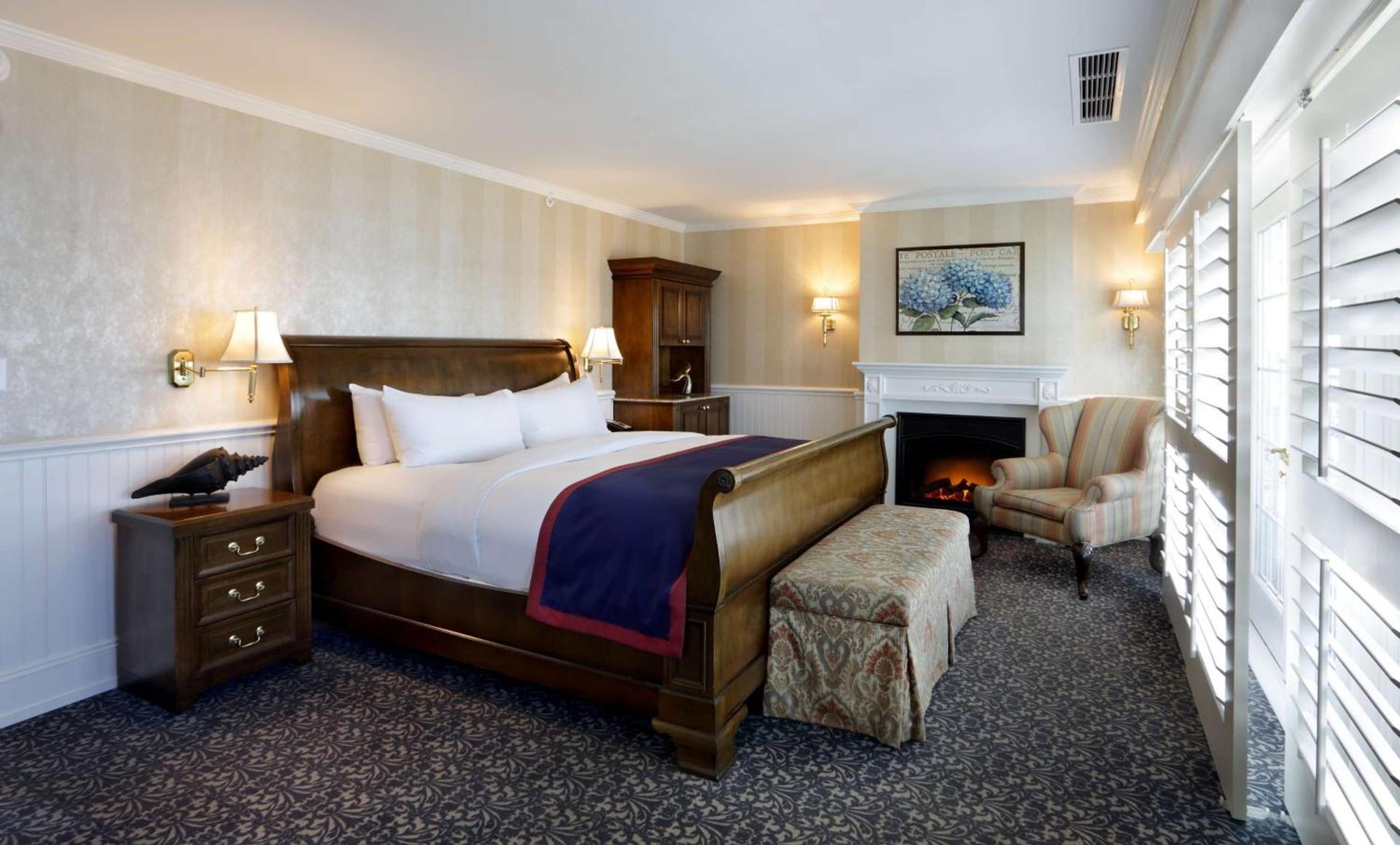 Madison Beach Hotel, Curio Collection by Hilton photo 78