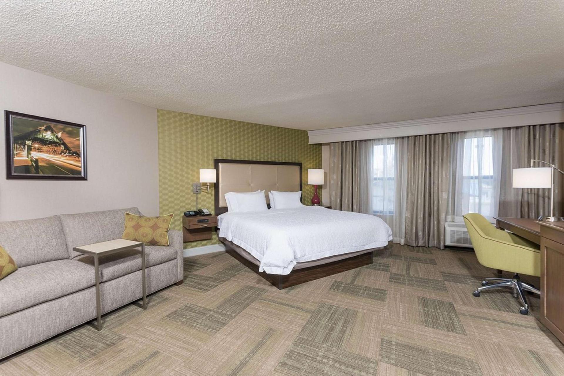 Hampton Inn Mount Pleasant photo 16