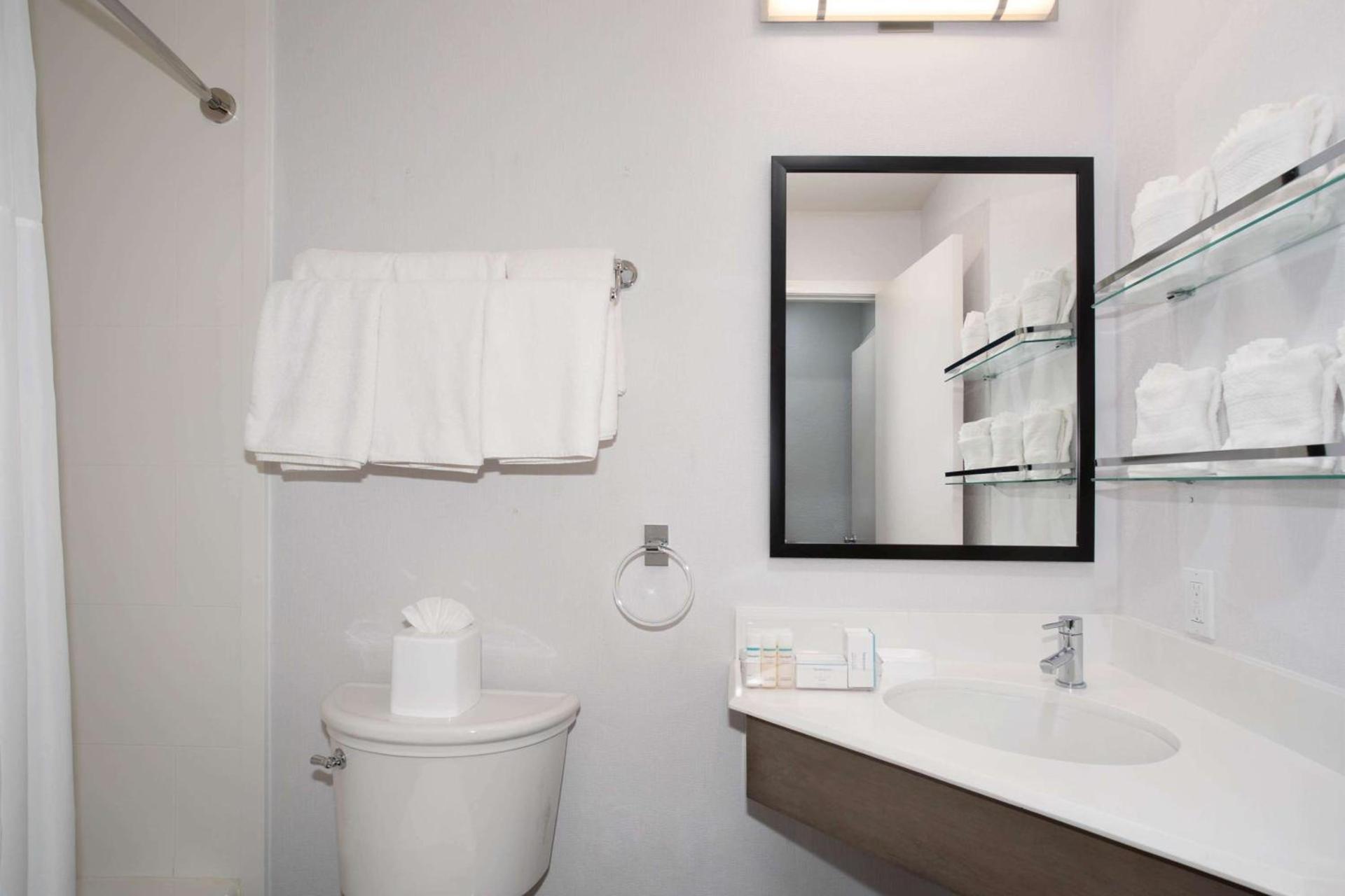 Hampton Inn Monterey photo 16