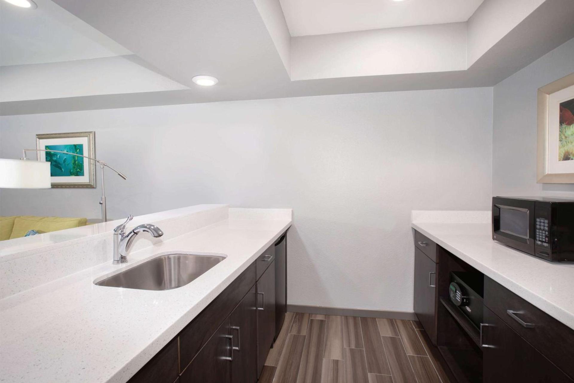 Hampton Inn Monterey photo 31