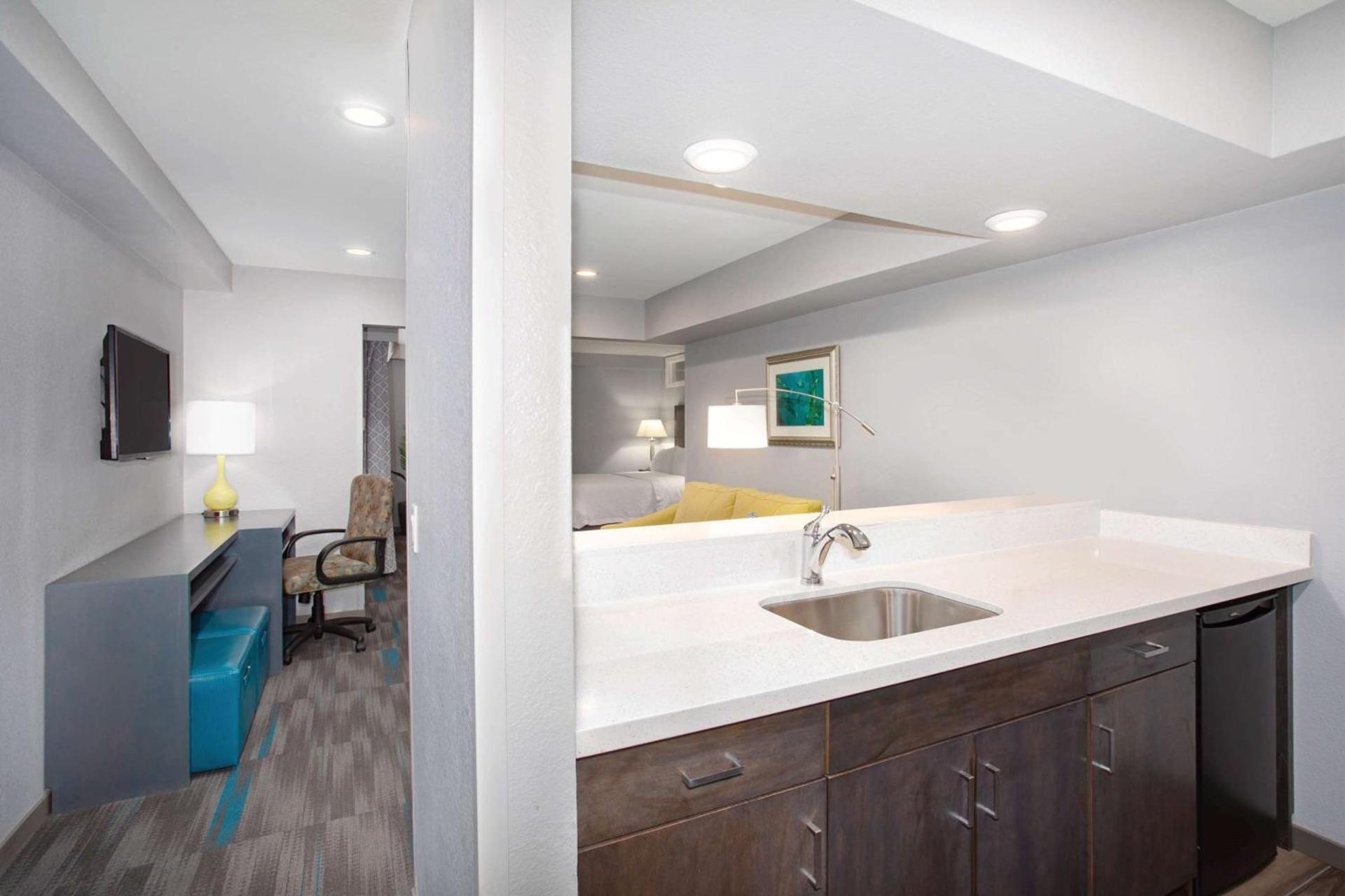 Hampton Inn Monterey photo 32