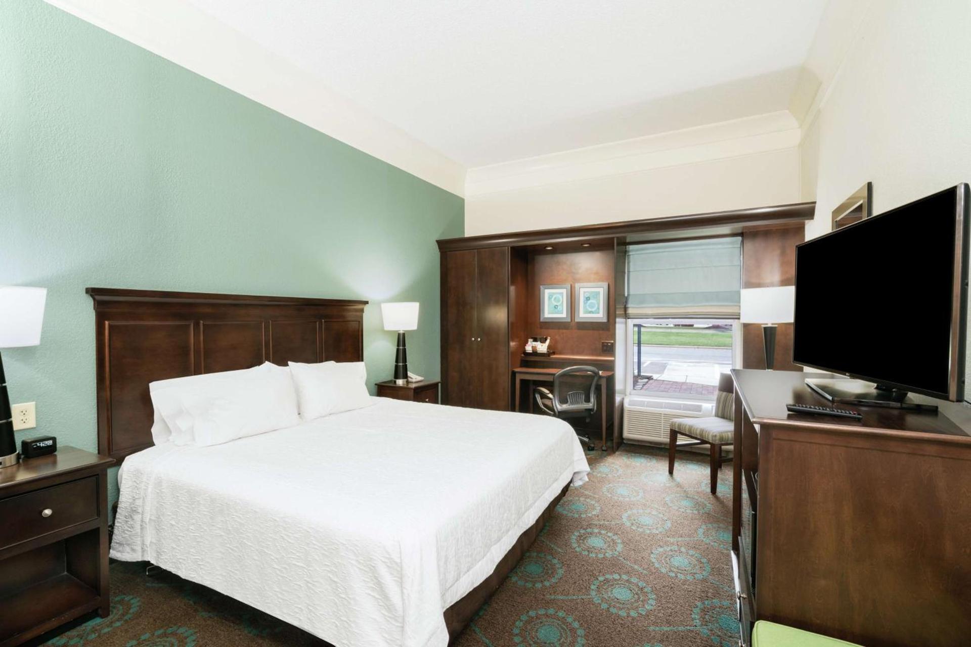 Hampton Inn & Suites Mooresville photo 26