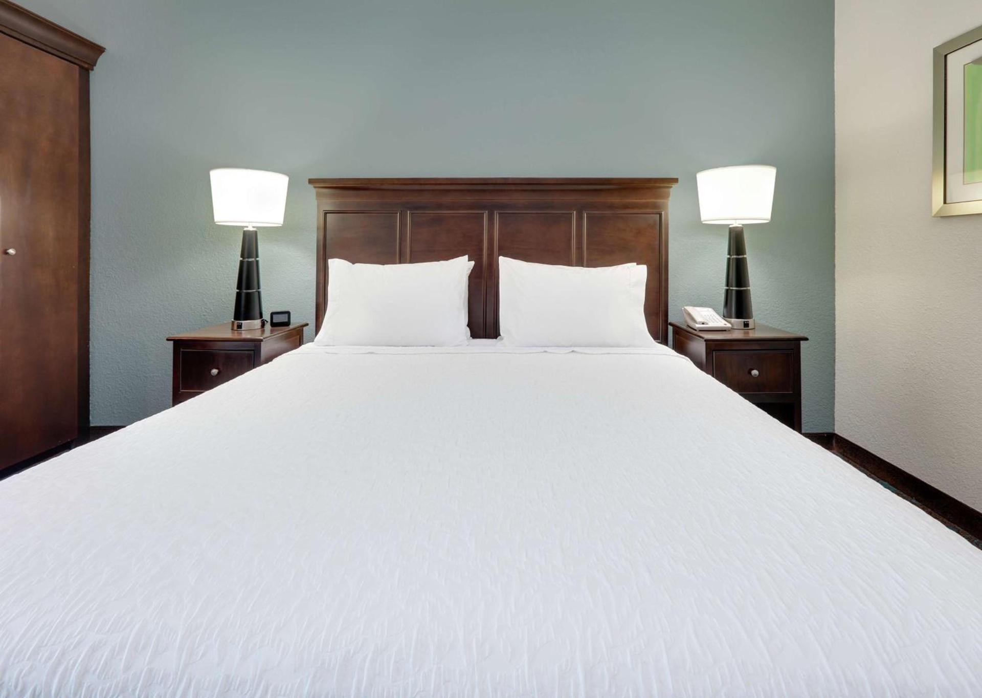 Hampton Inn & Suites Mooresville photo 33