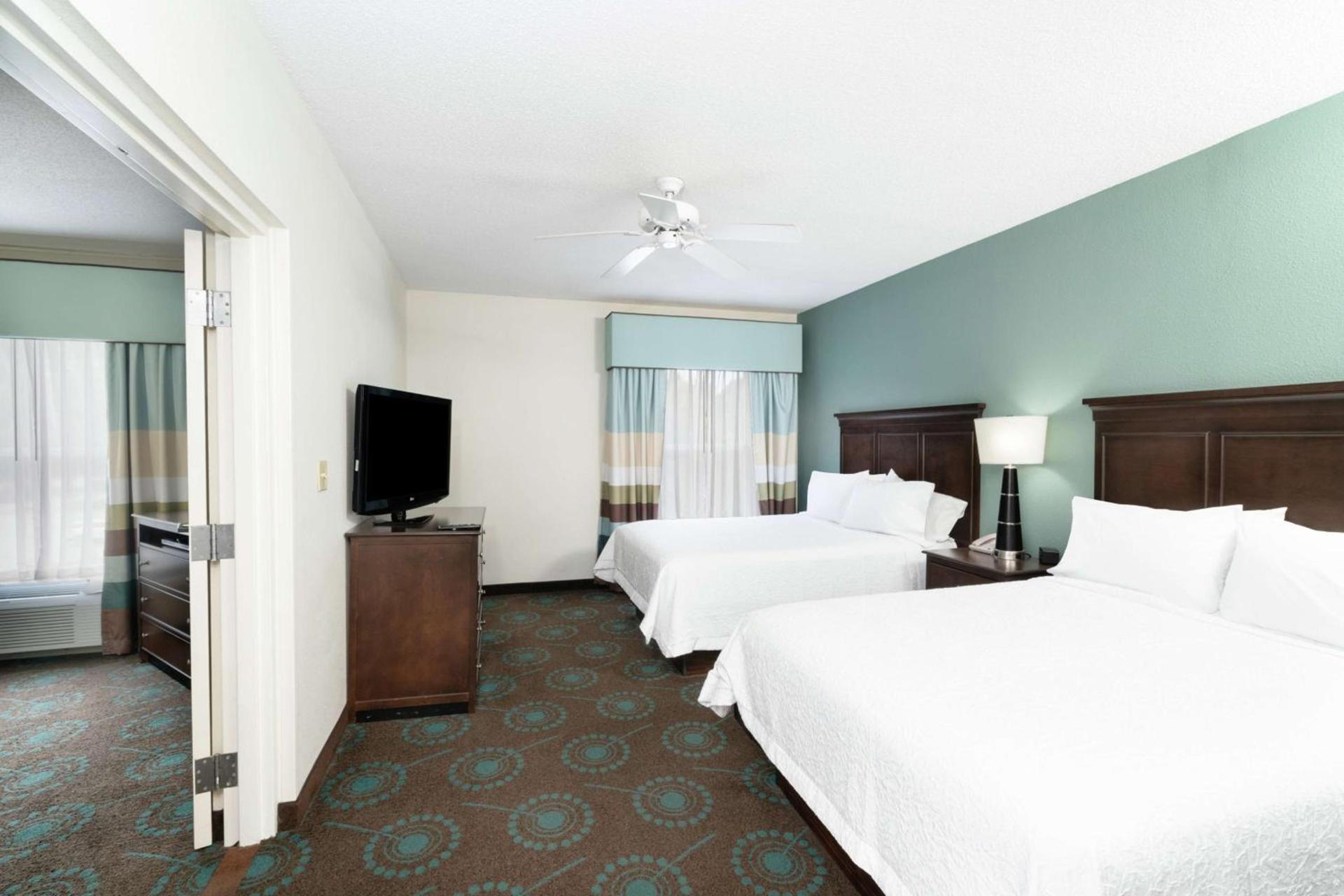 Hampton Inn & Suites Mooresville photo 43