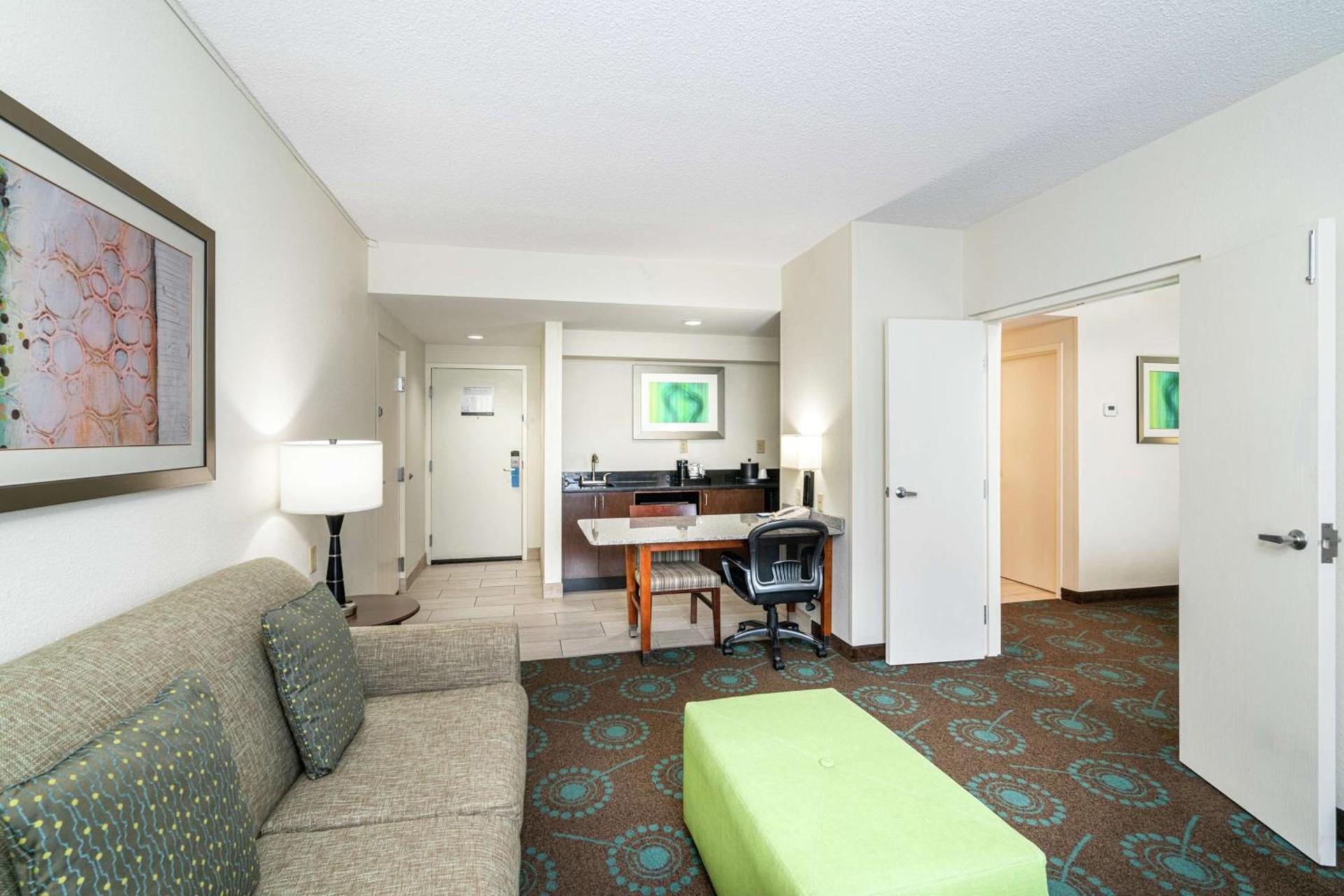 Hampton Inn & Suites Mooresville photo 39