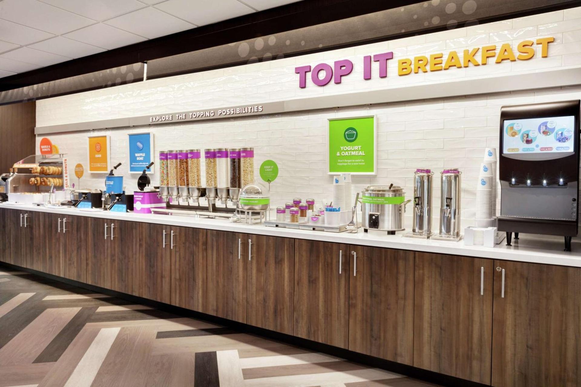 Tru By Hilton Madison West photo 12