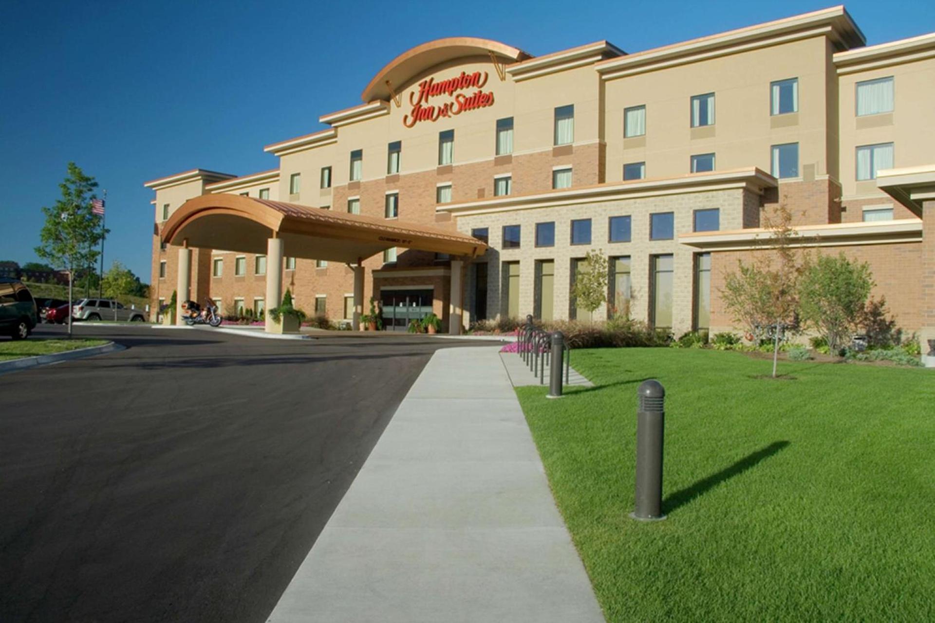 Hampton Inn & Suites Madison - West photo 1