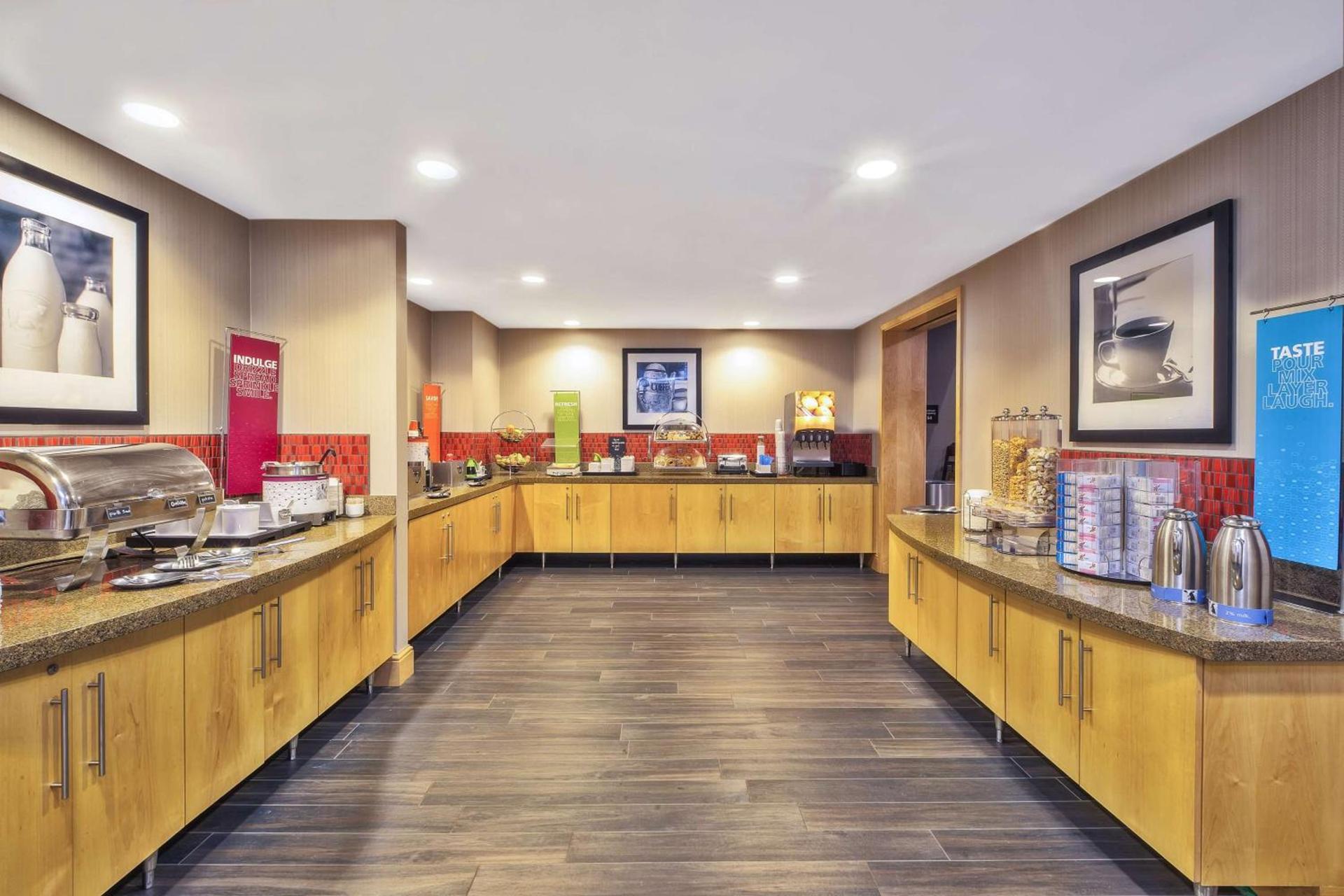 Hampton Inn & Suites Madison - West photo 12