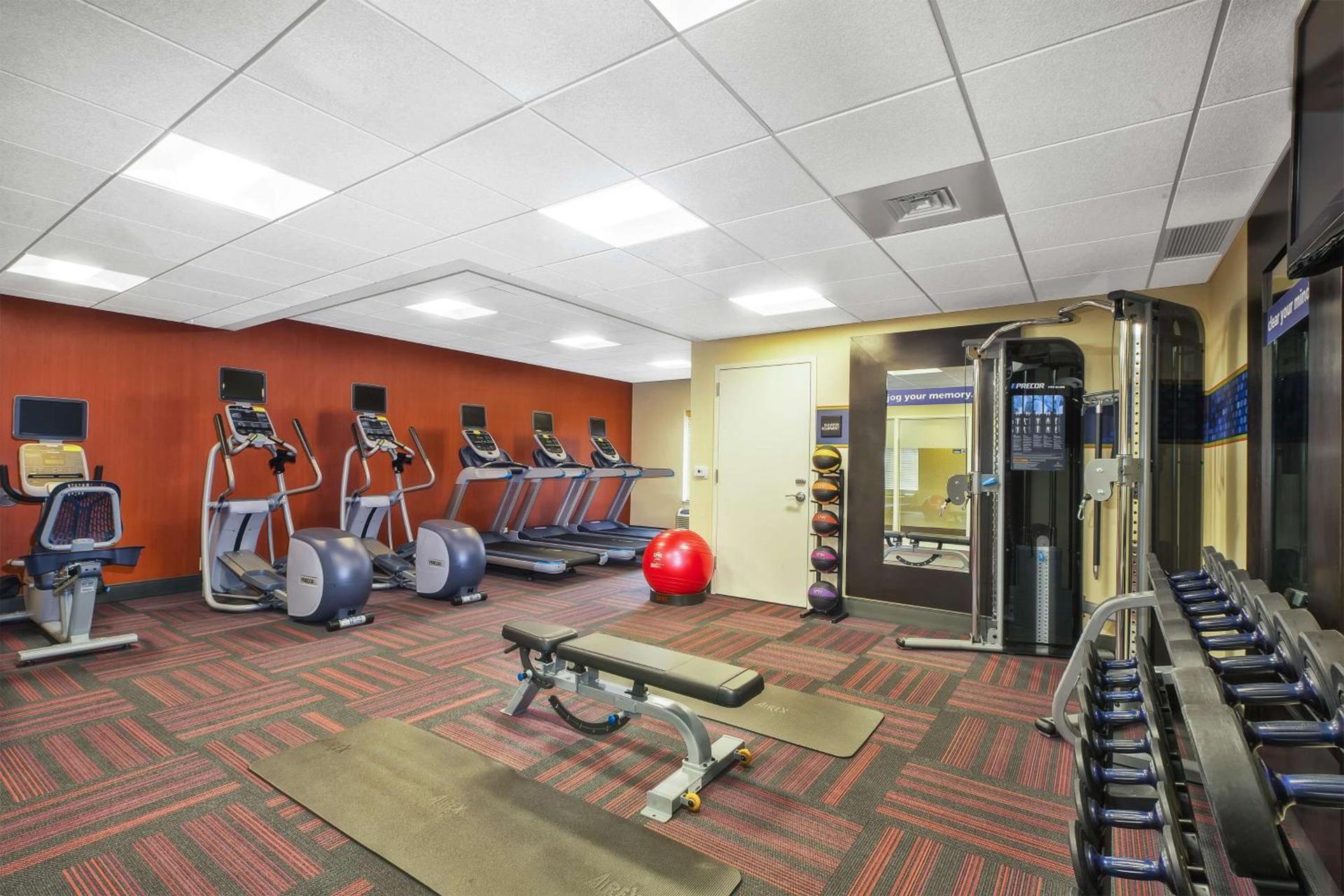 Hampton Inn & Suites Madison - West photo 14