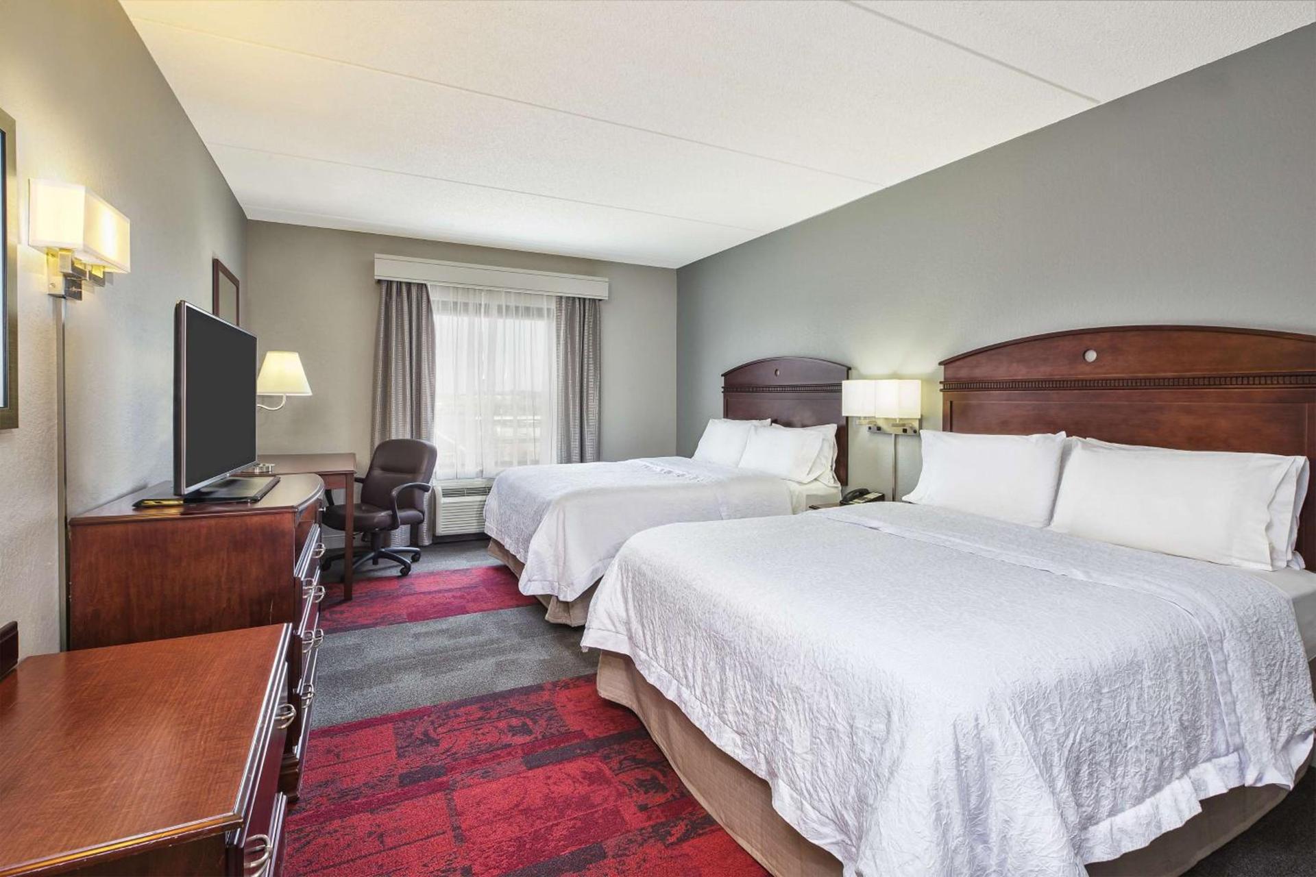 Hampton Inn & Suites Madison - West photo 25