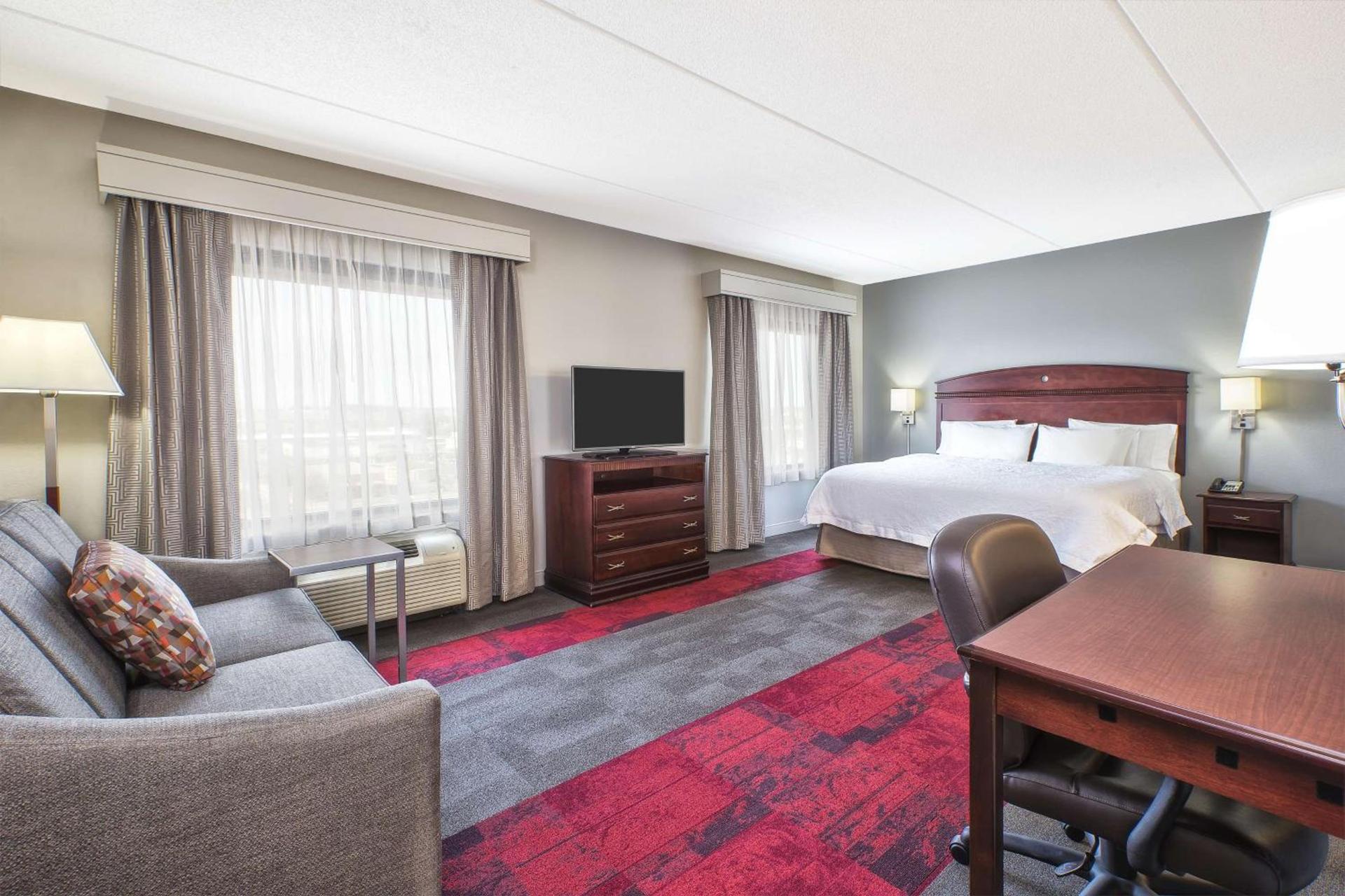 Hampton Inn & Suites Madison - West photo 26