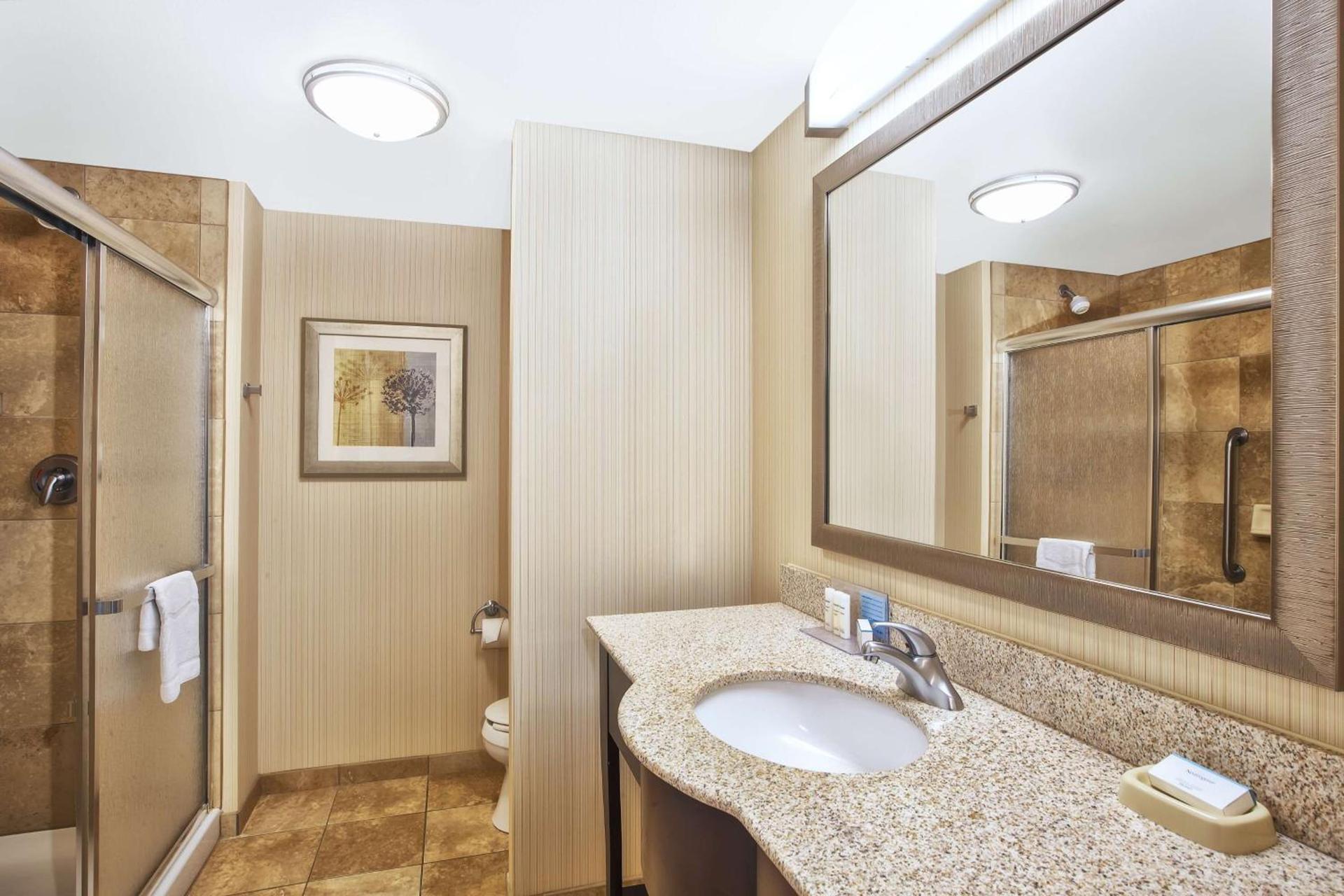 Hampton Inn & Suites Madison - West photo 27