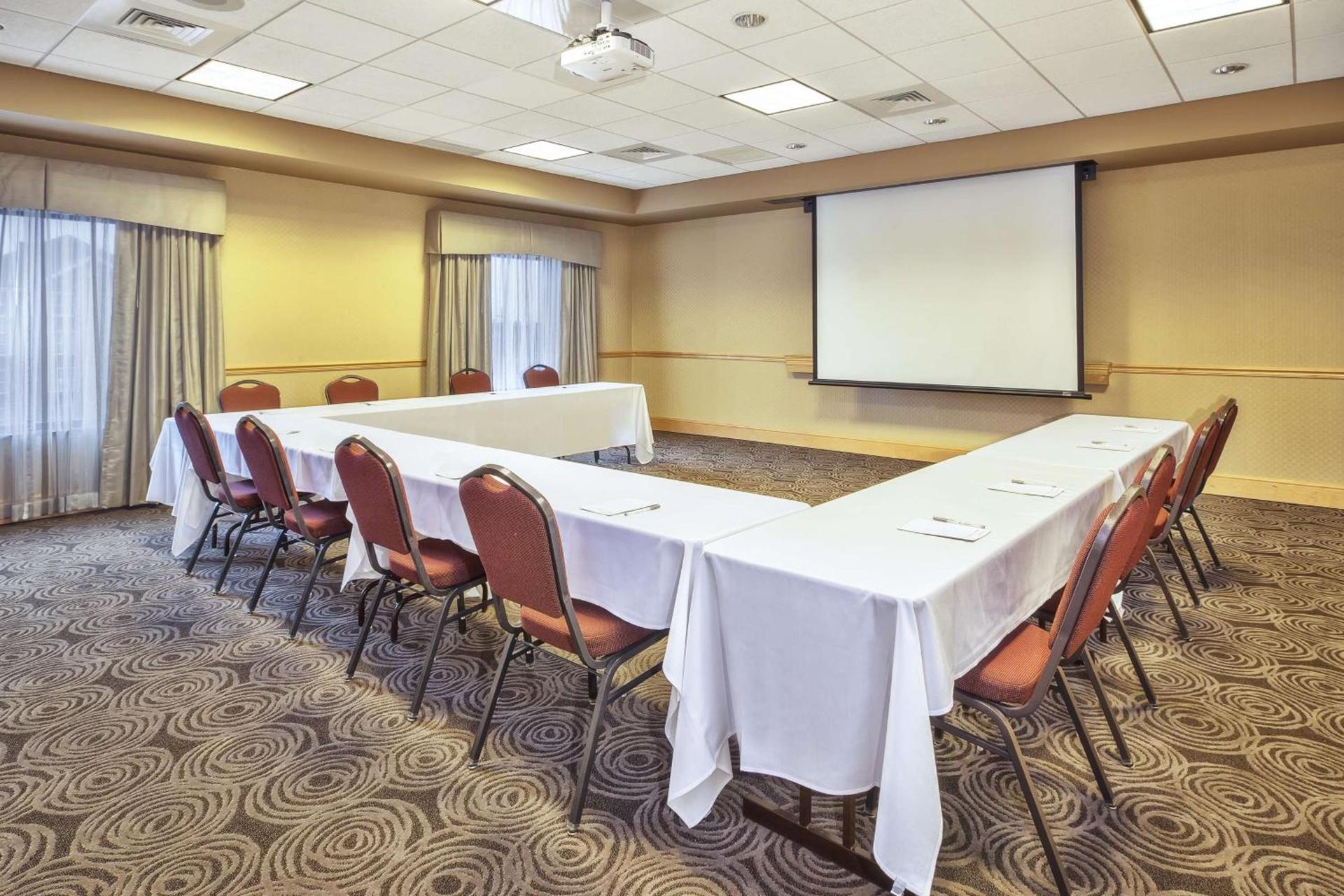 Hampton Inn & Suites Madison - West photo 28