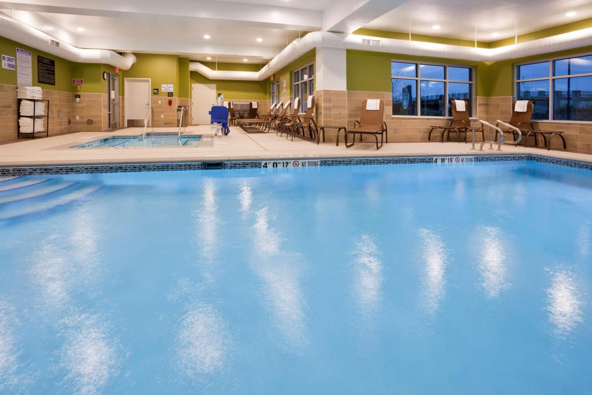 Hampton Inn Minneapolis Bloomington West photo 8
