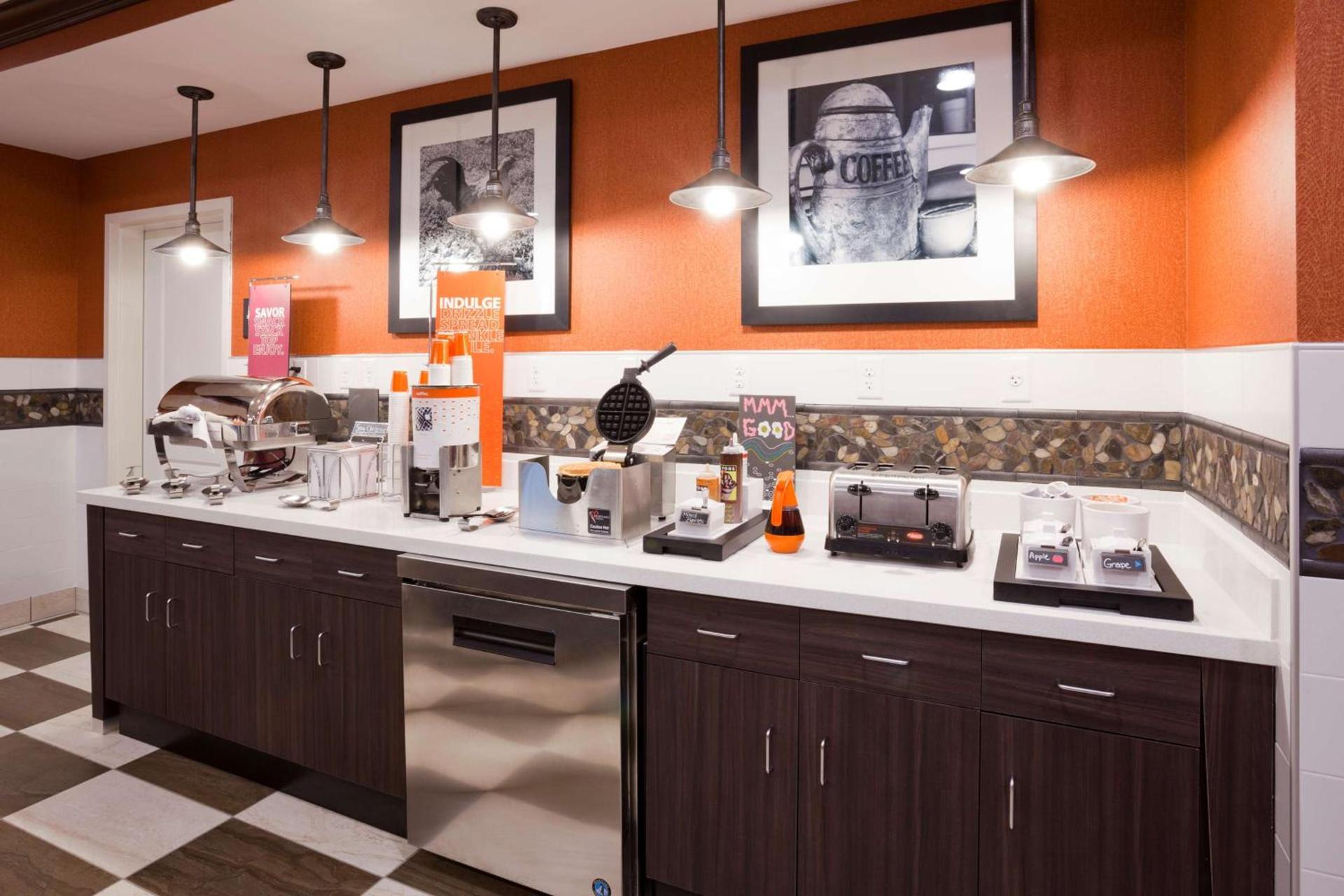 Hampton Inn Minneapolis Bloomington West photo 11