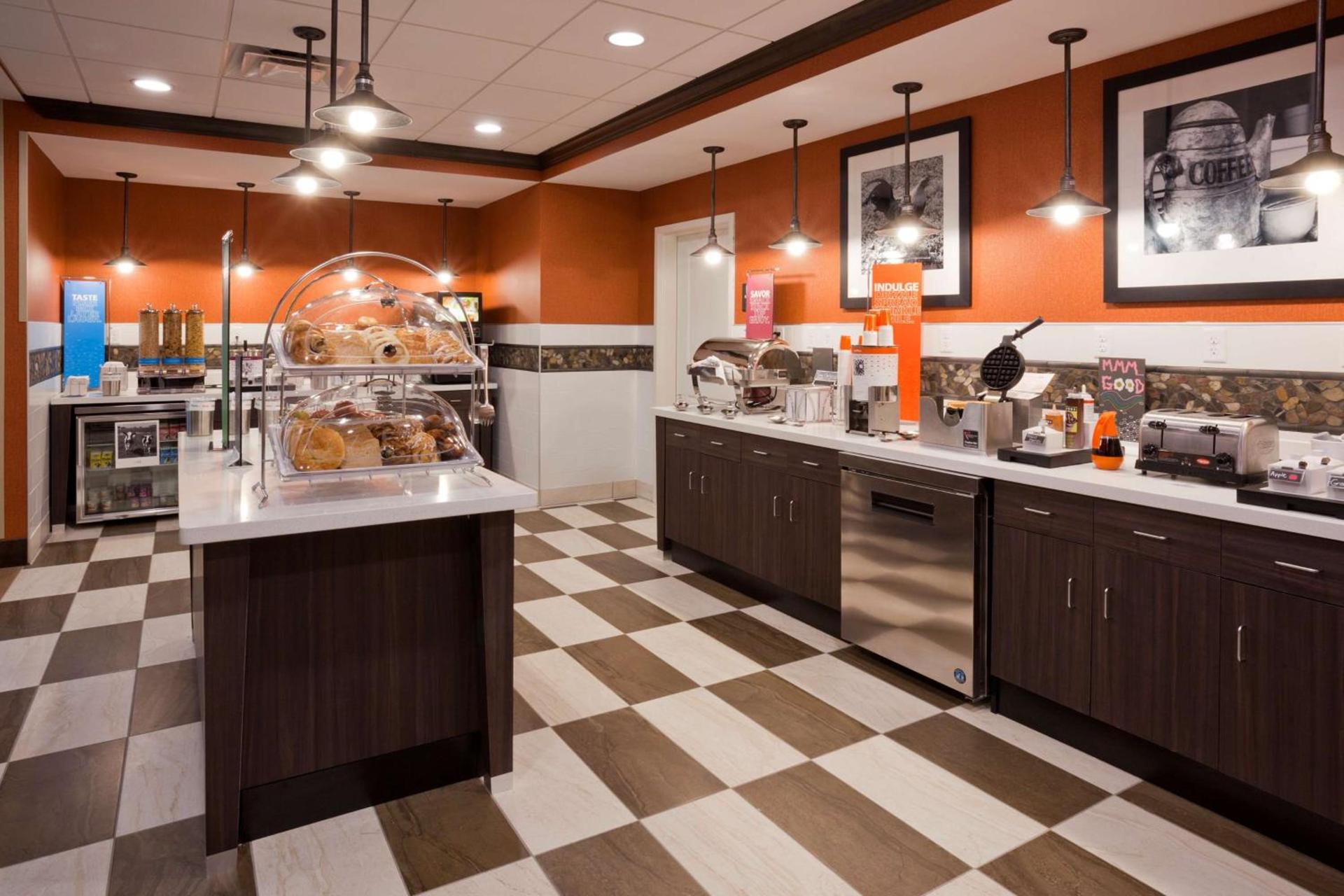 Hampton Inn Minneapolis Bloomington West photo 12
