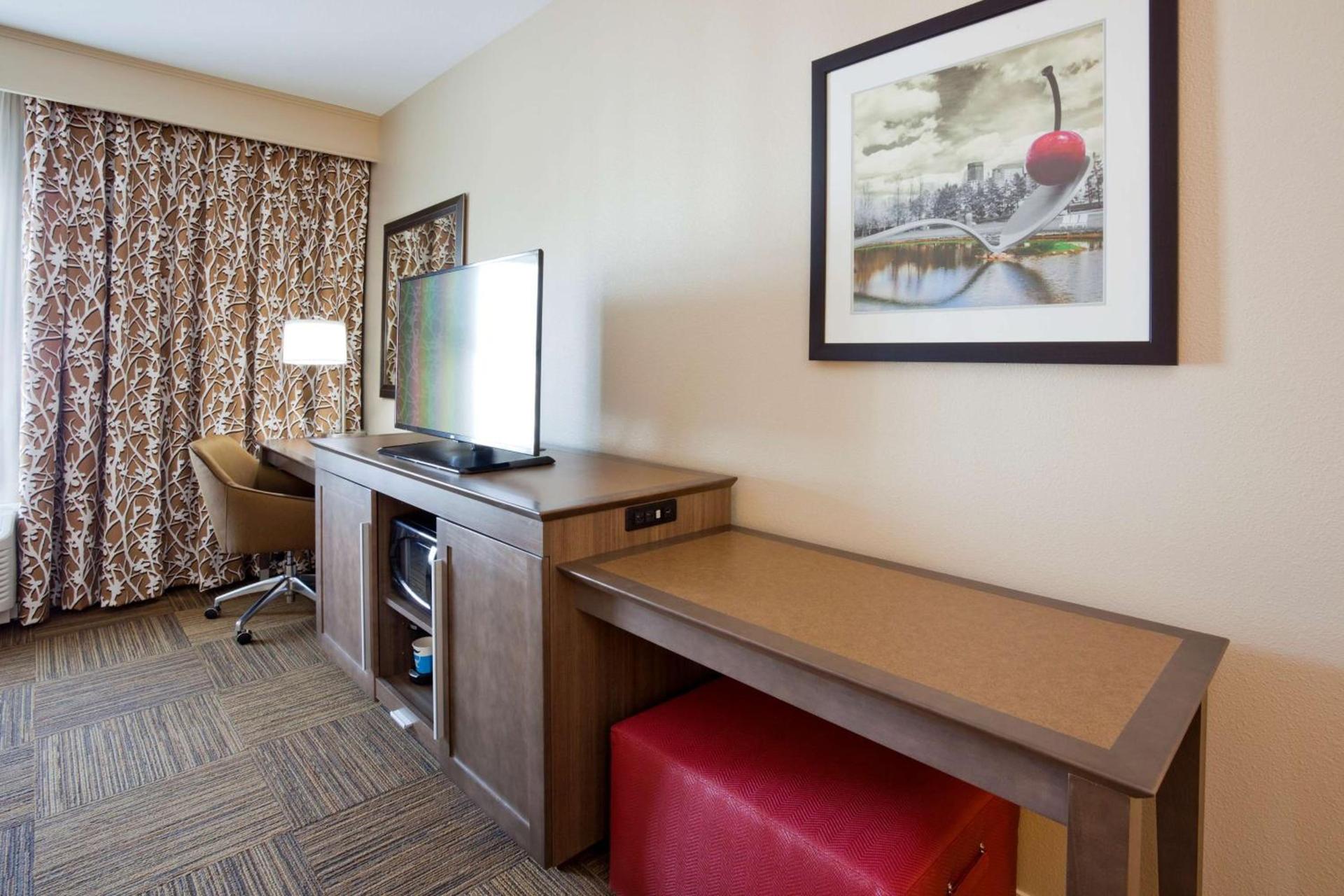 Hampton Inn Minneapolis Bloomington West photo 24