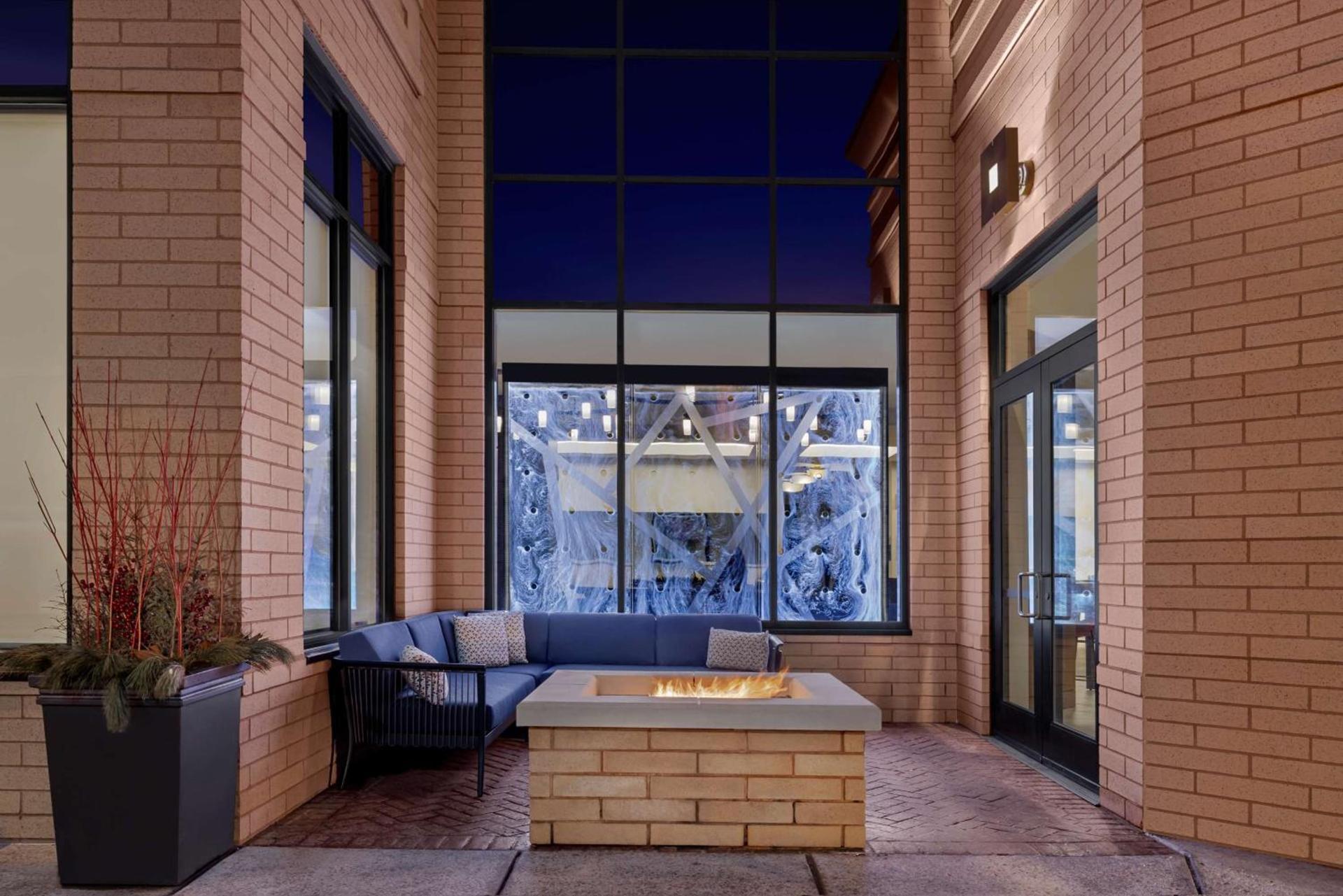 Hilton Garden Inn Minneapolis Downtown photo 3