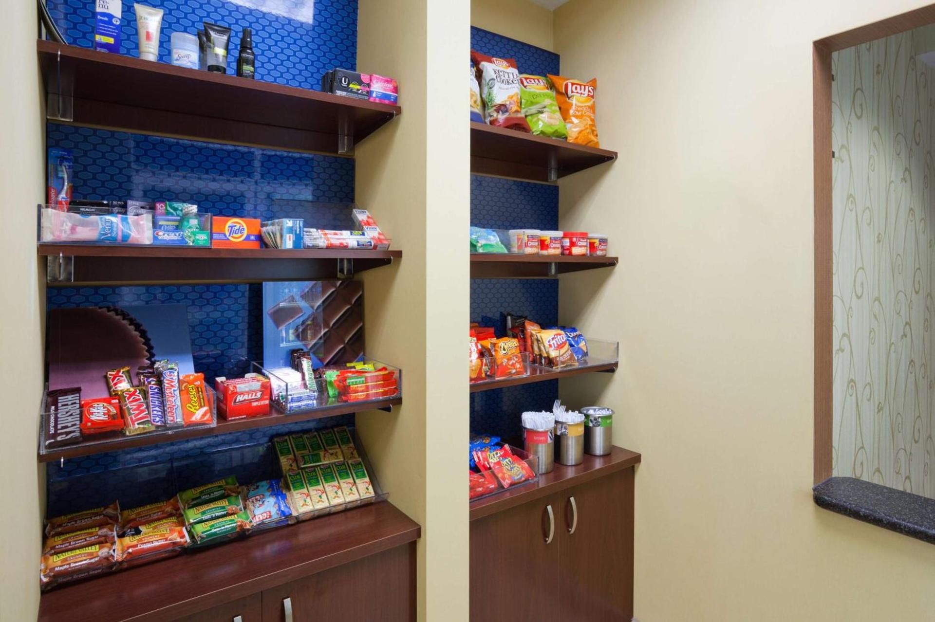 Hampton Inn & Suites Lino Lakes photo 12