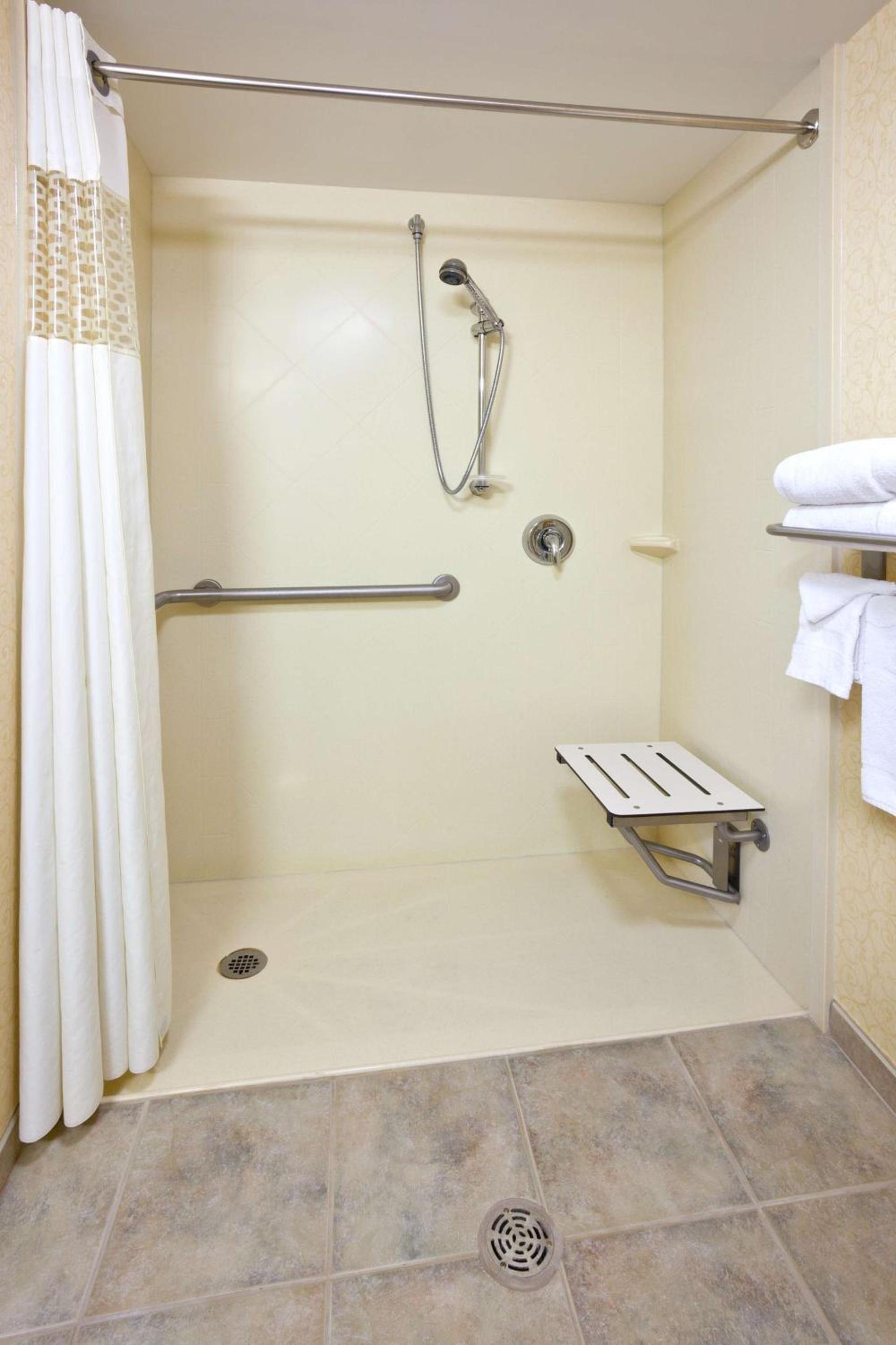 Hampton Inn & Suites Lino Lakes photo 17