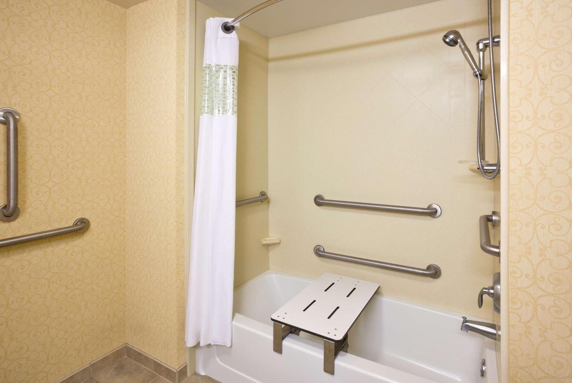 Hampton Inn & Suites Lino Lakes photo 20