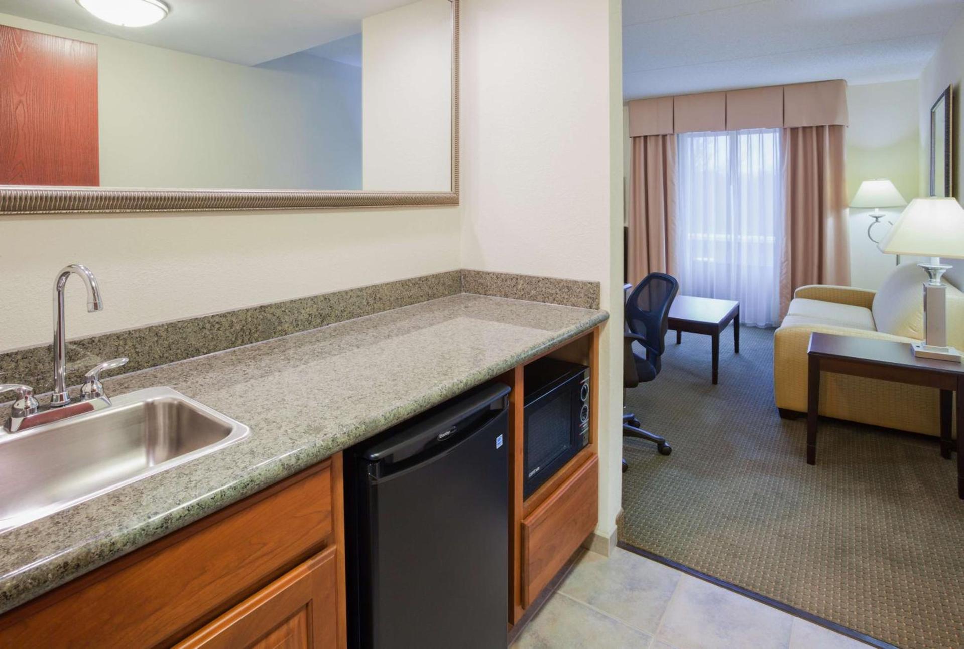 Hampton Inn & Suites Lino Lakes photo 28