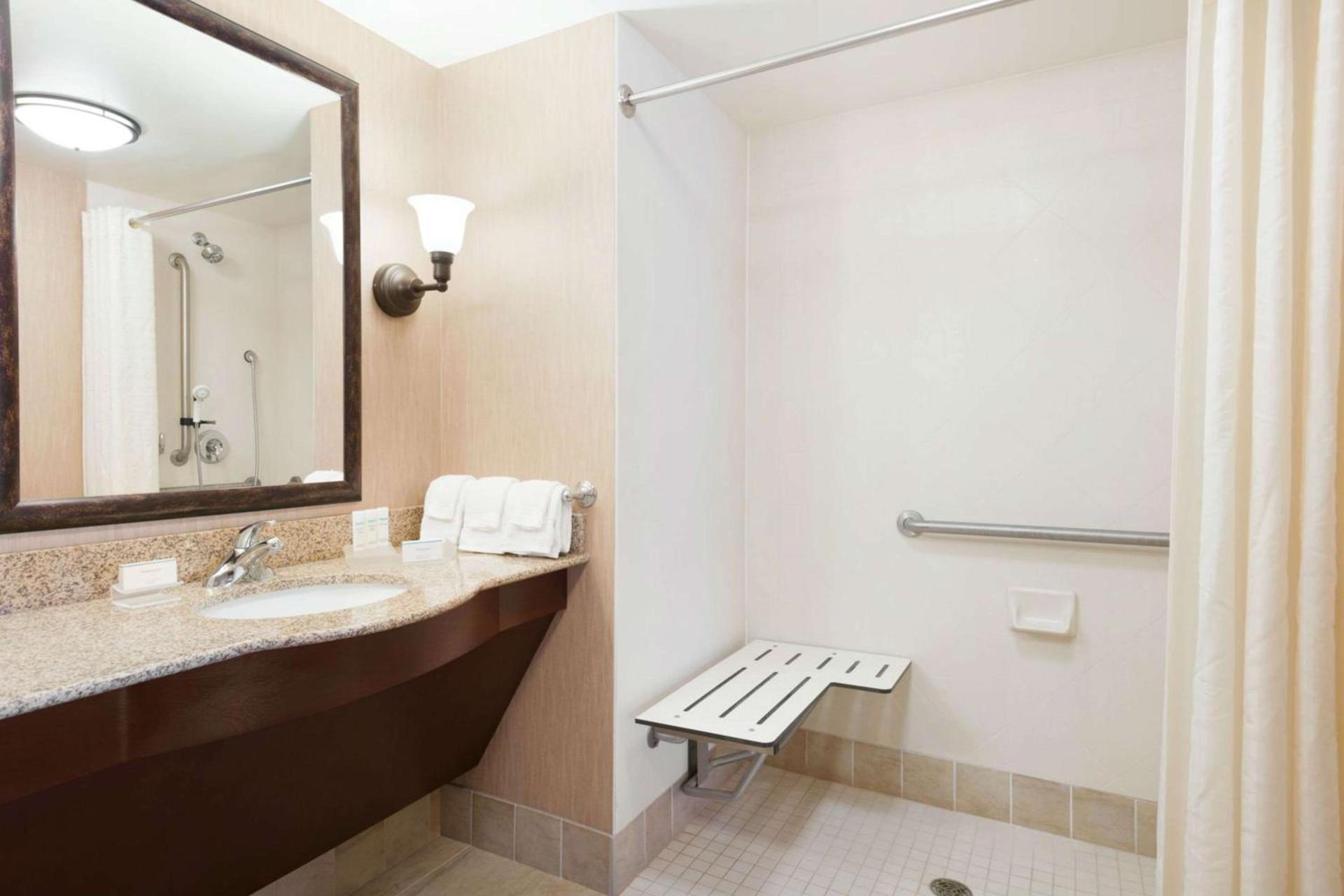 Homewood Suites by Hilton Minneapolis - Saint Louis Park at West End photo 25