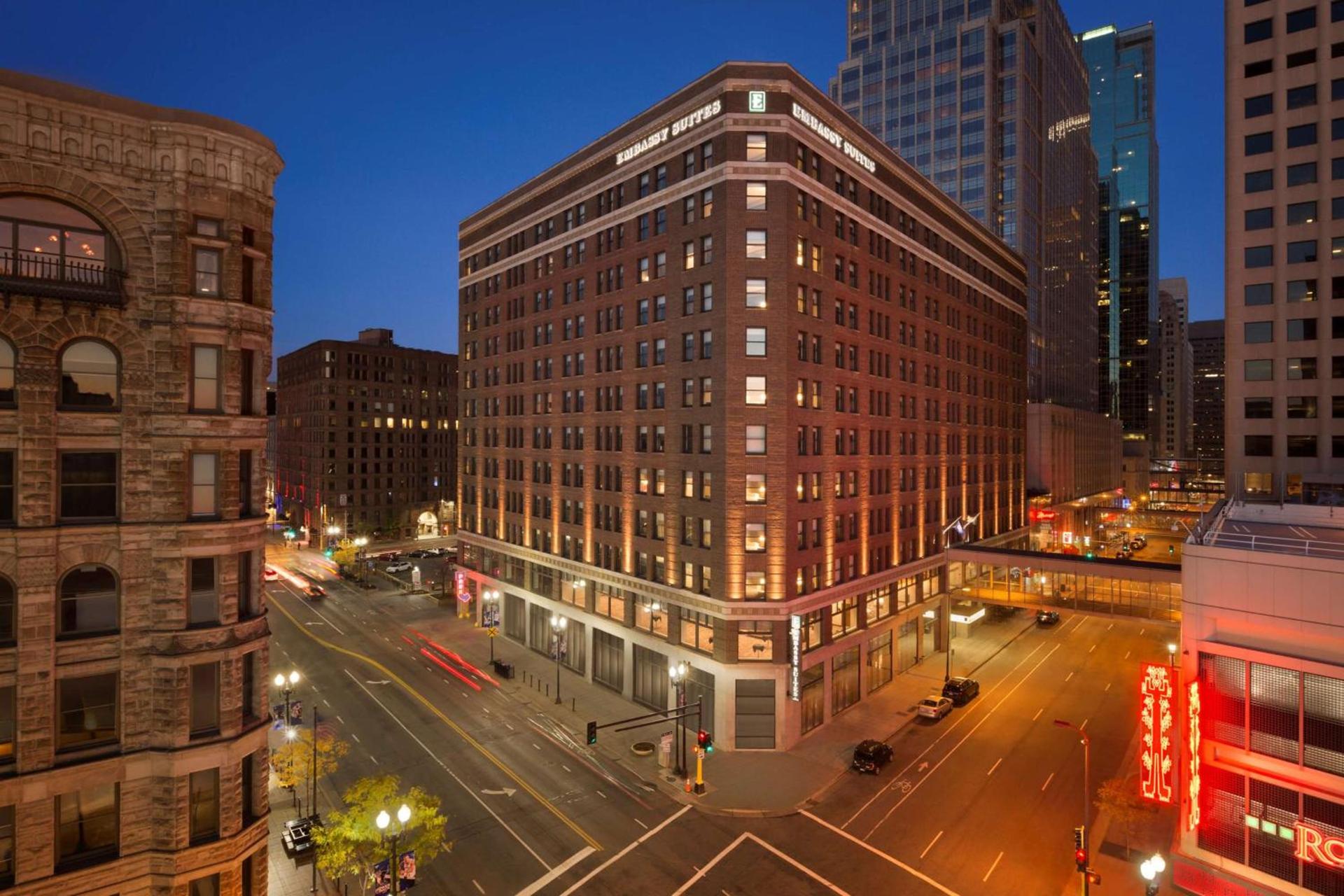 Embassy Suites By Hilton Minneapolis Downtown Hotel photo 1