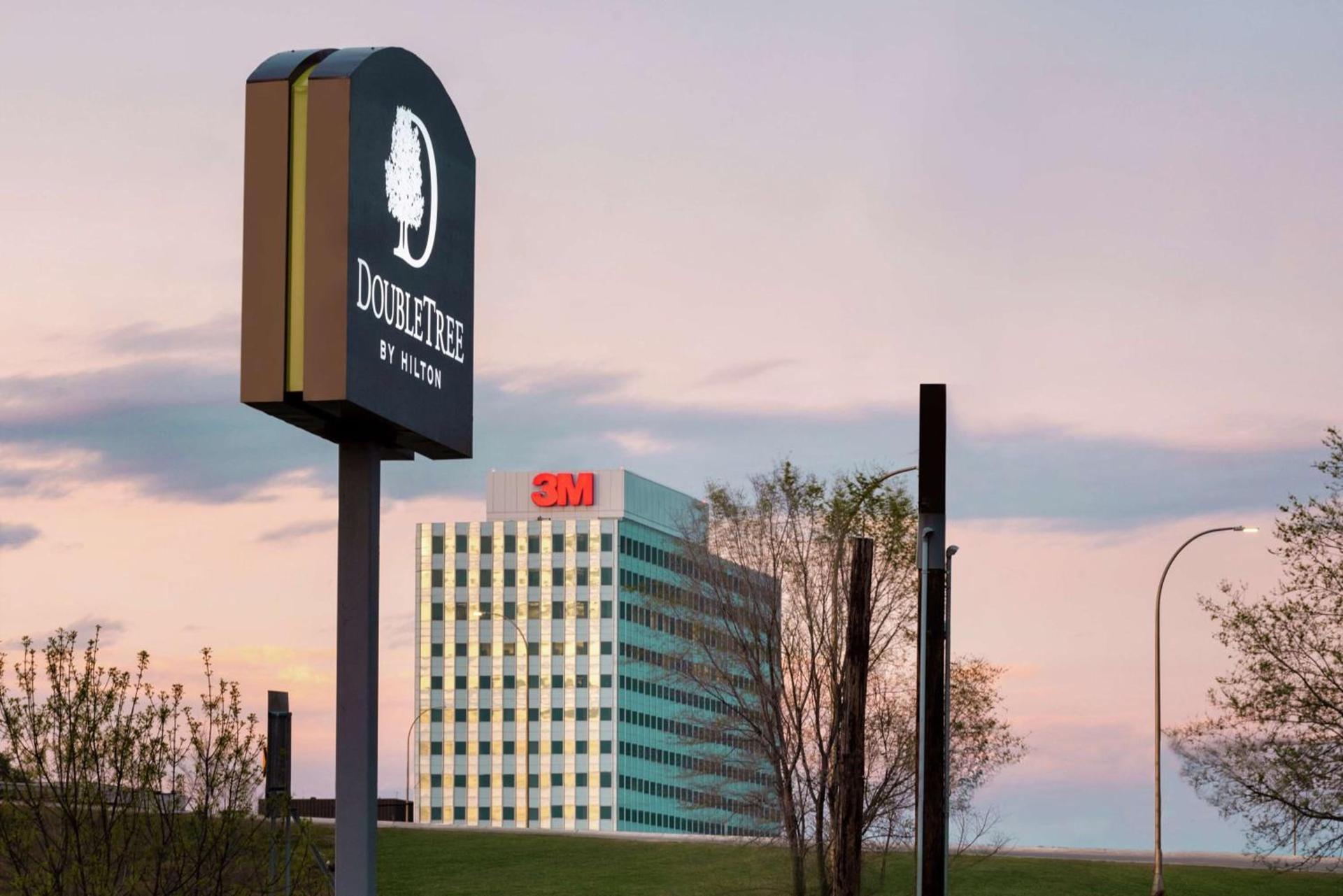 DoubleTree by Hilton St. Paul, MN photo 3