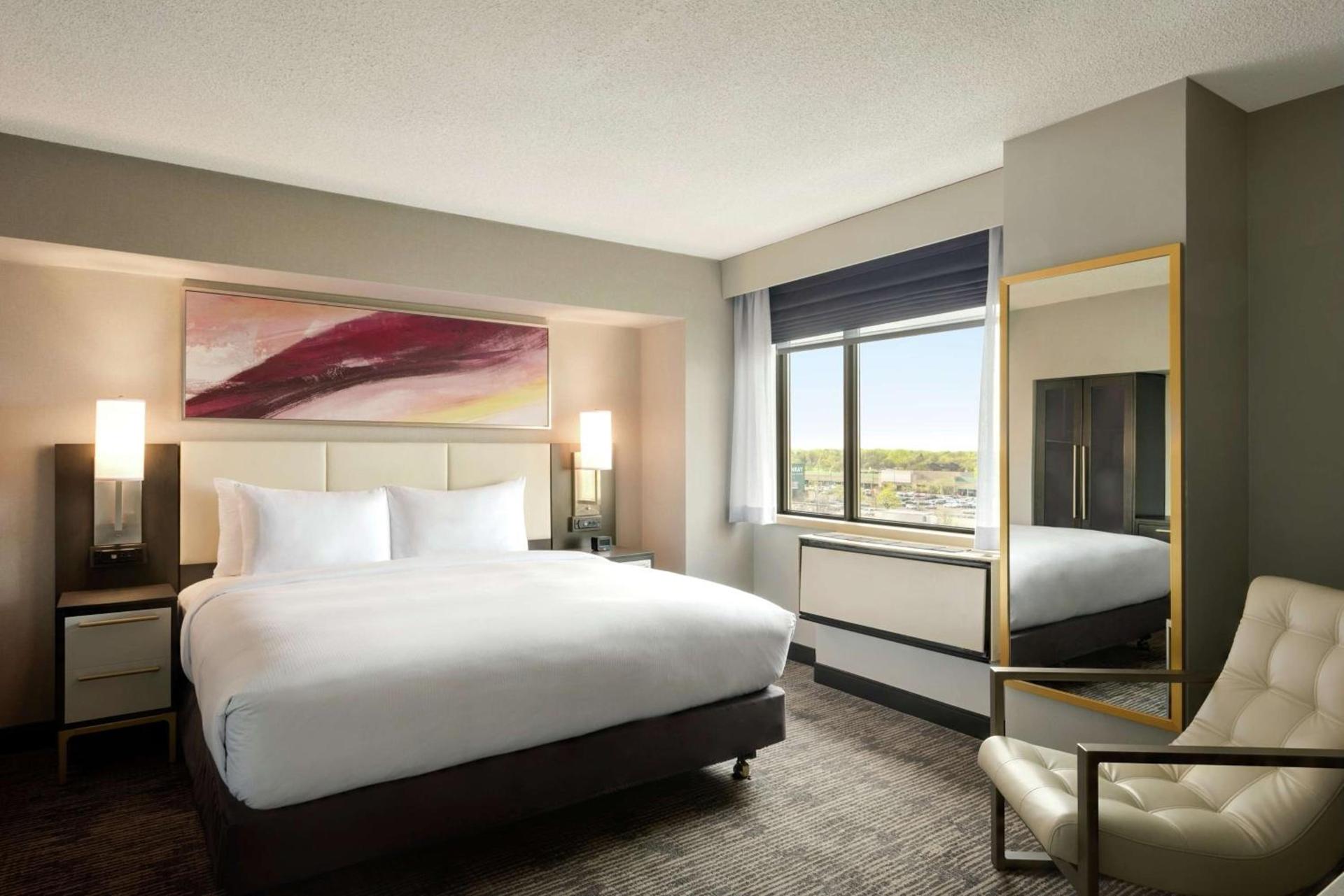 DoubleTree by Hilton St. Paul, MN photo 17