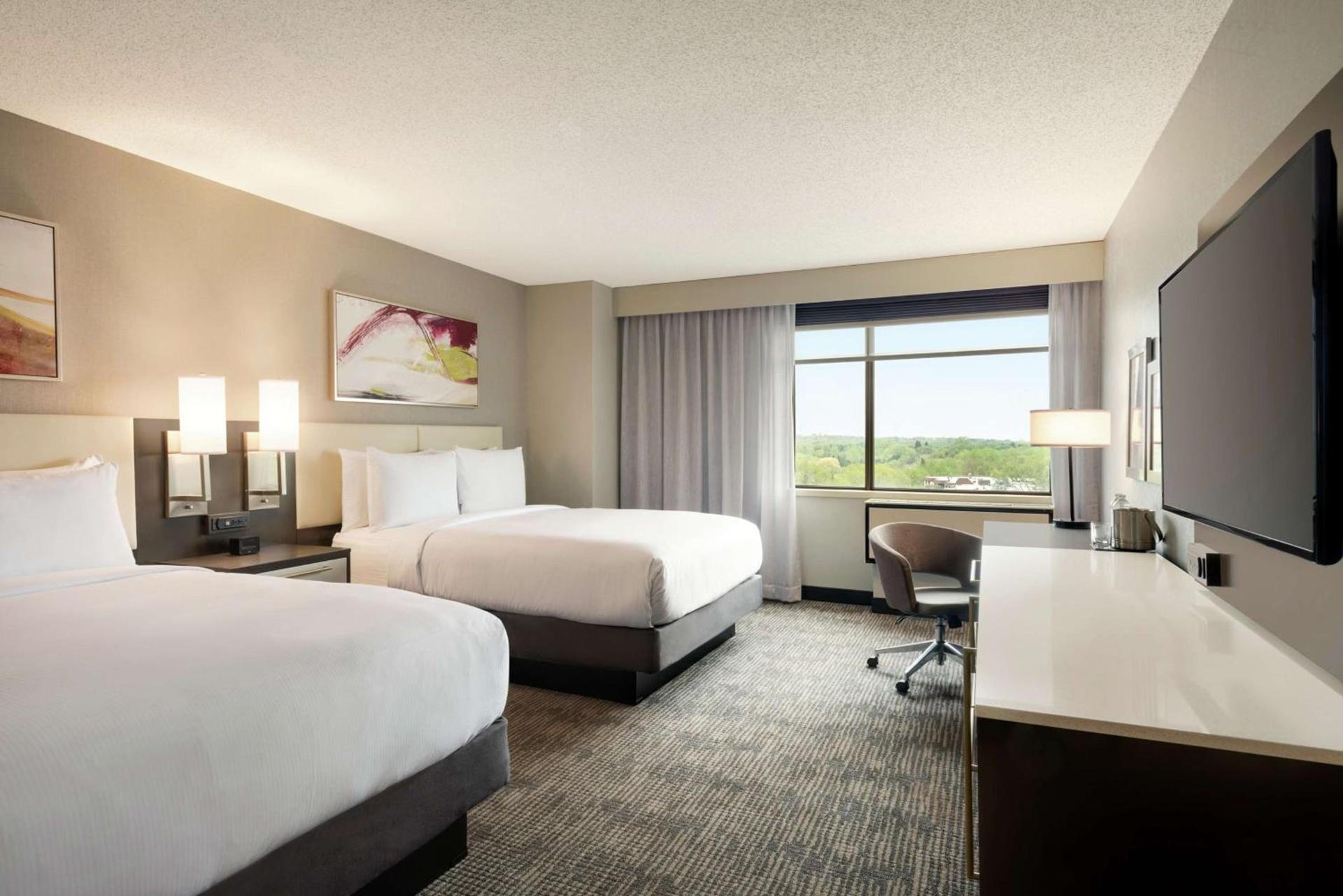 DoubleTree by Hilton St. Paul, MN photo 20