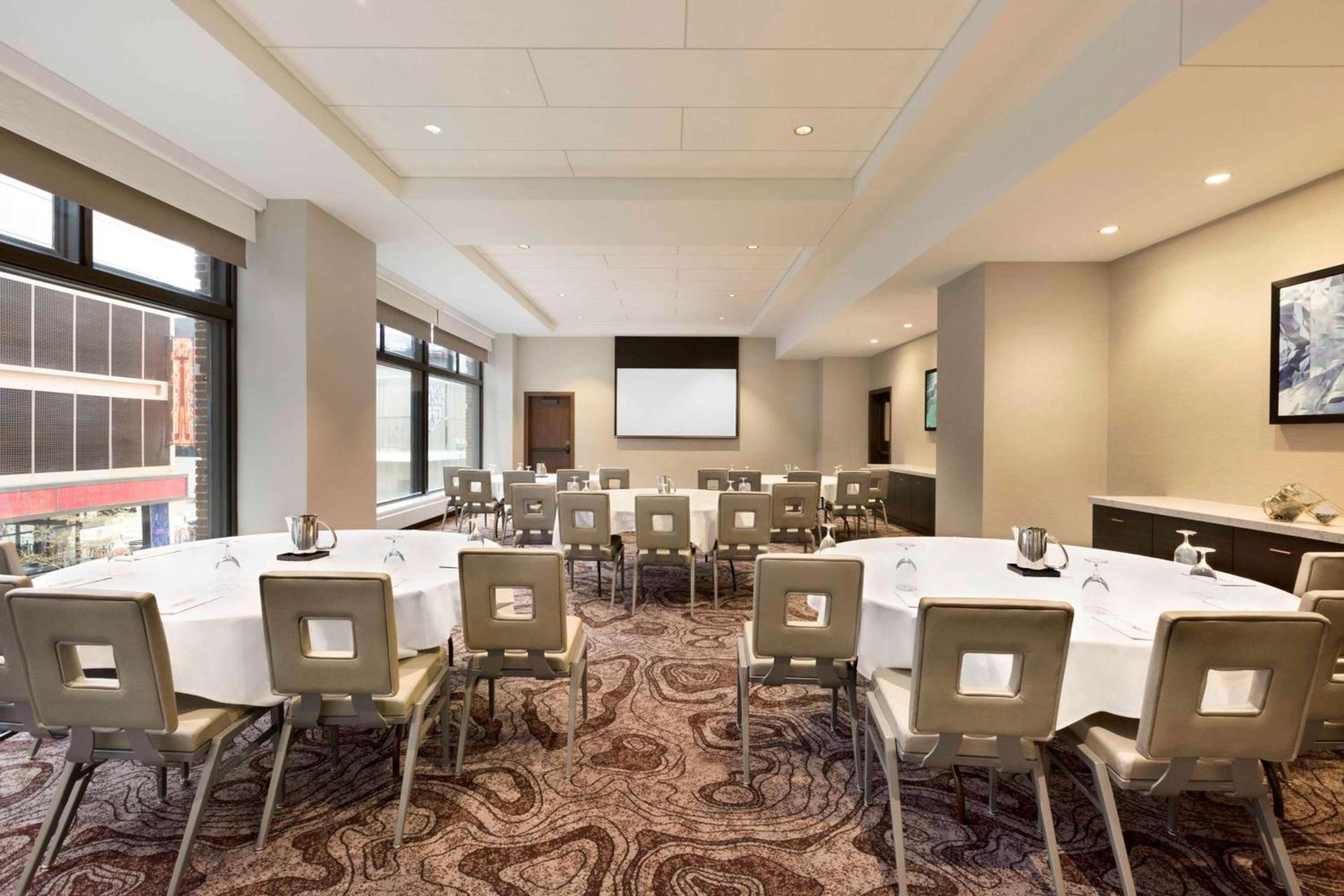 Embassy Suites By Hilton Minneapolis Downtown Hotel photo 38