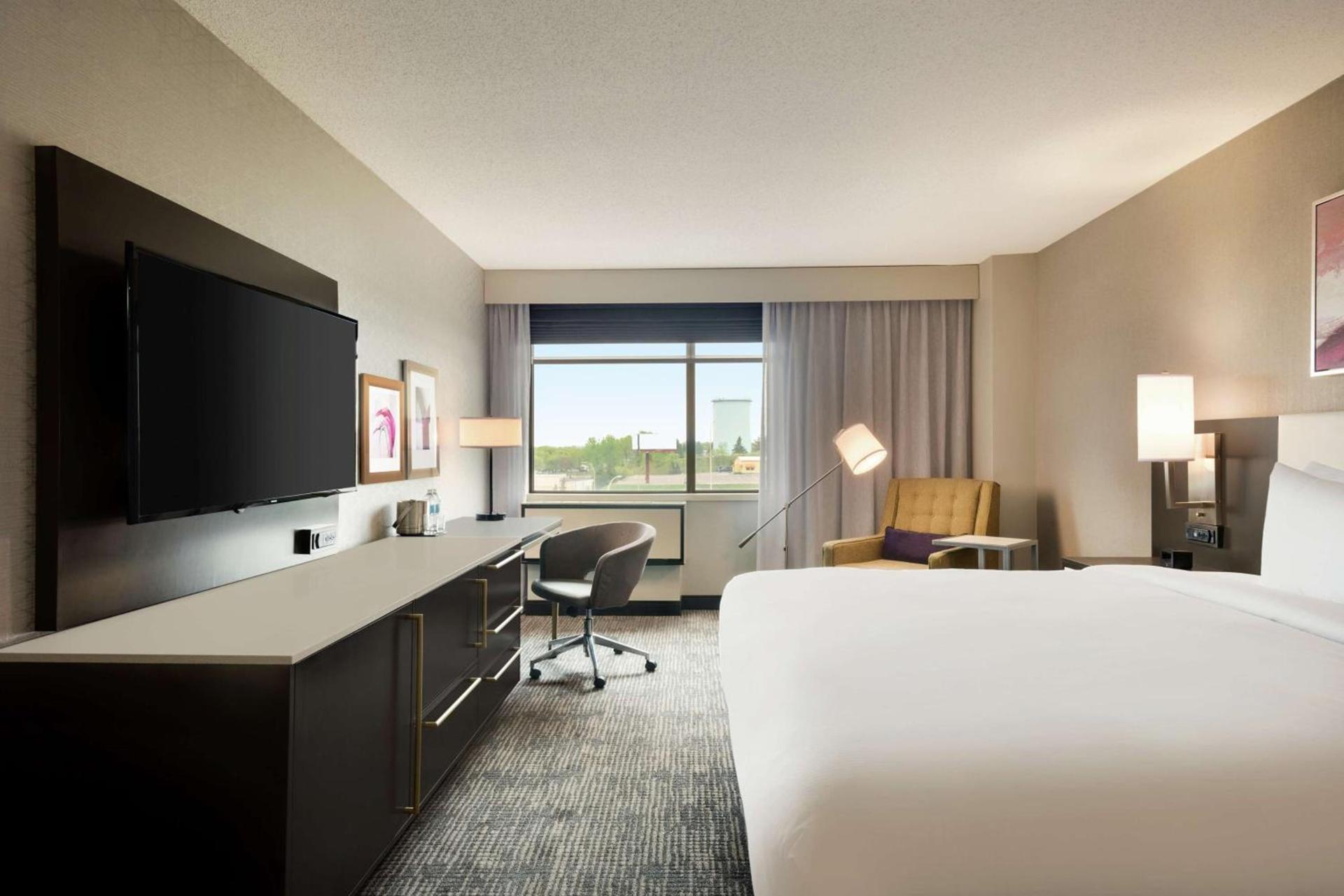DoubleTree by Hilton St. Paul, MN photo 24