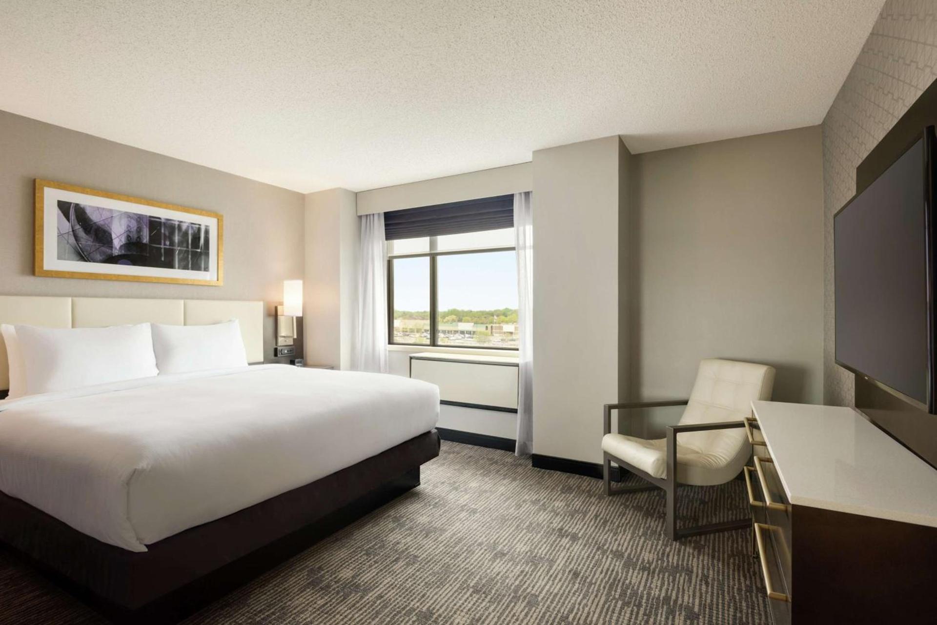 DoubleTree by Hilton St. Paul, MN photo 27