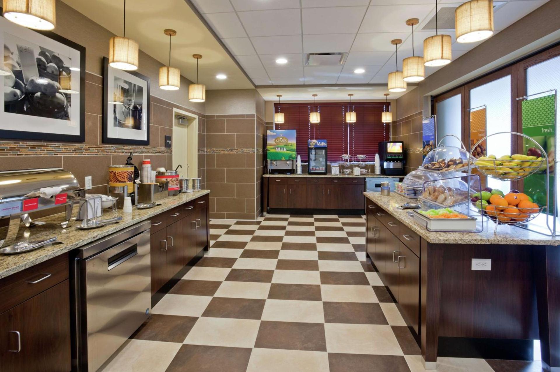 Hampton Inn & Suites Minneapolis West/ Minnetonka photo 11
