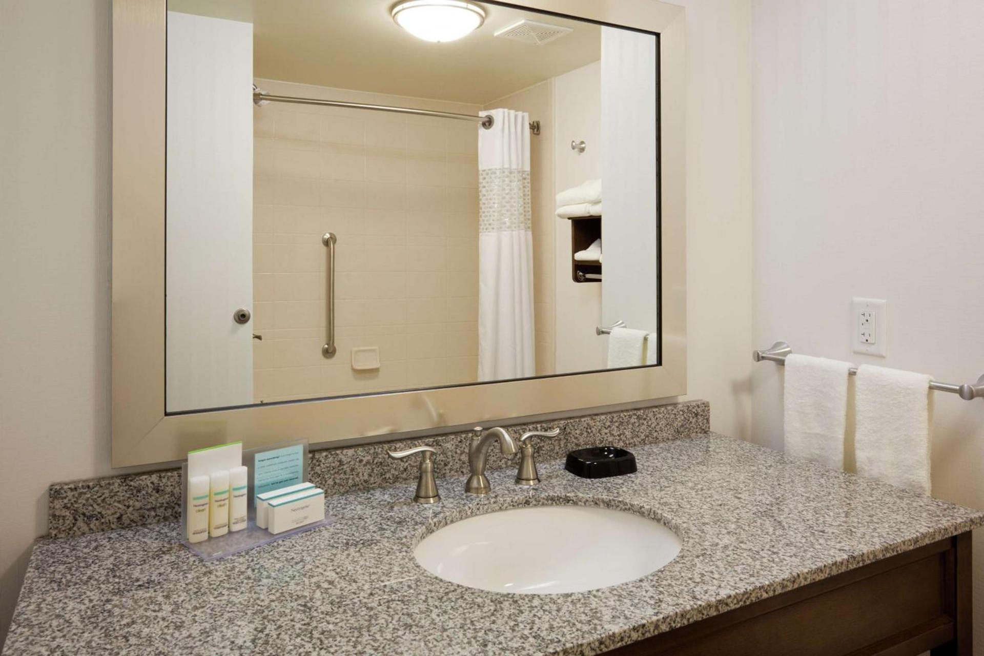 Hampton Inn & Suites Minneapolis West/ Minnetonka photo 15