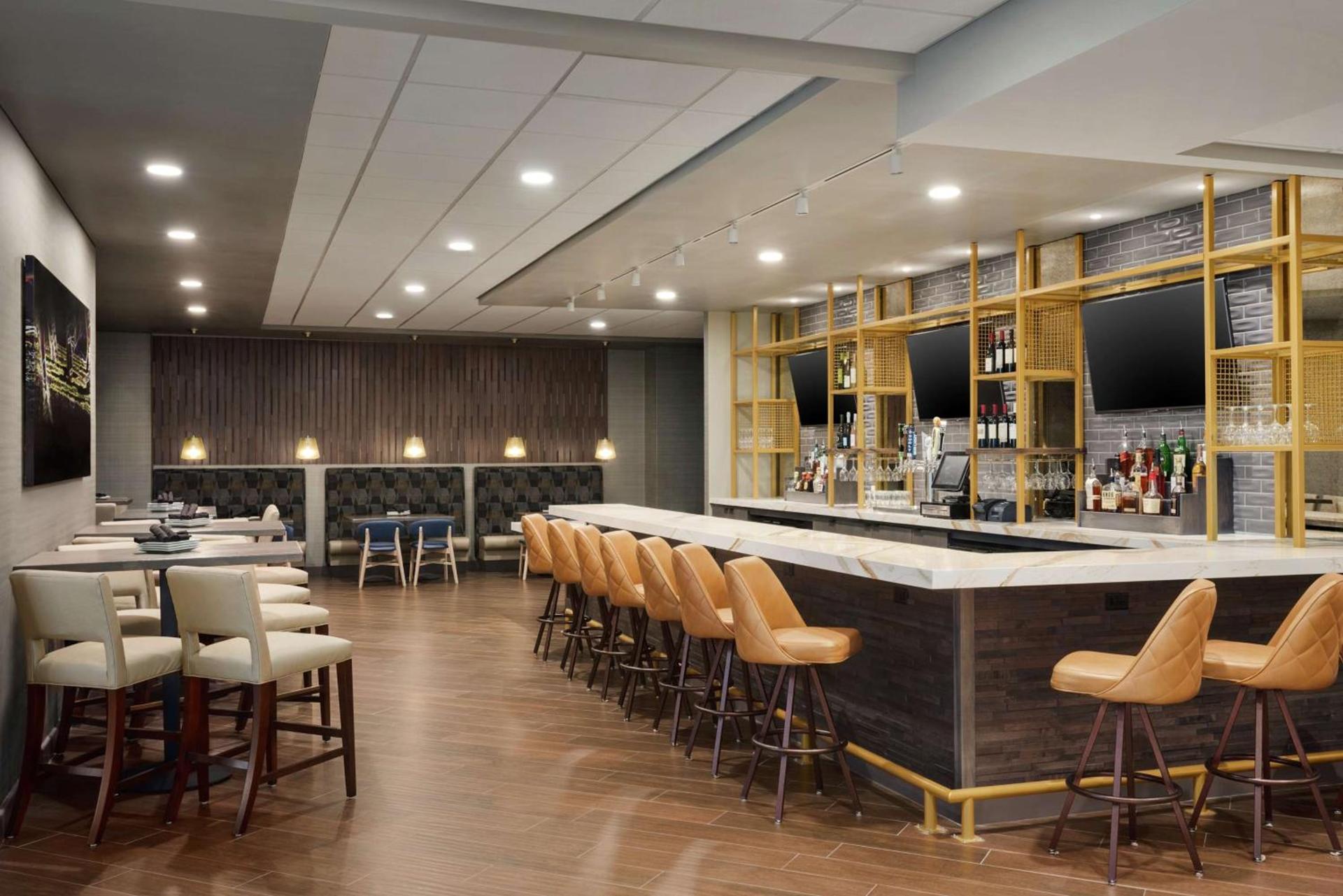 DoubleTree by Hilton St. Paul, MN photo 41
