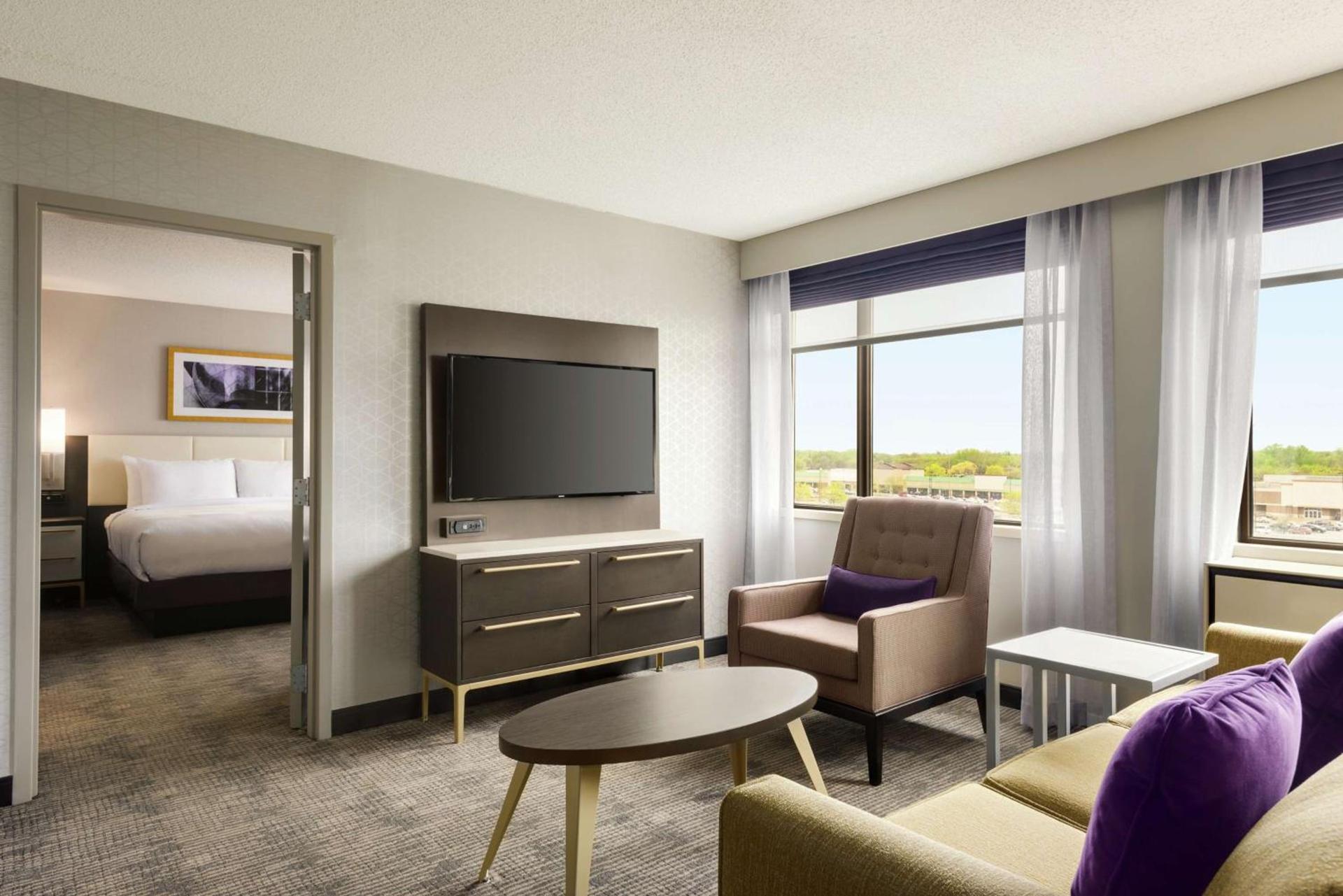 DoubleTree by Hilton St. Paul, MN photo 44