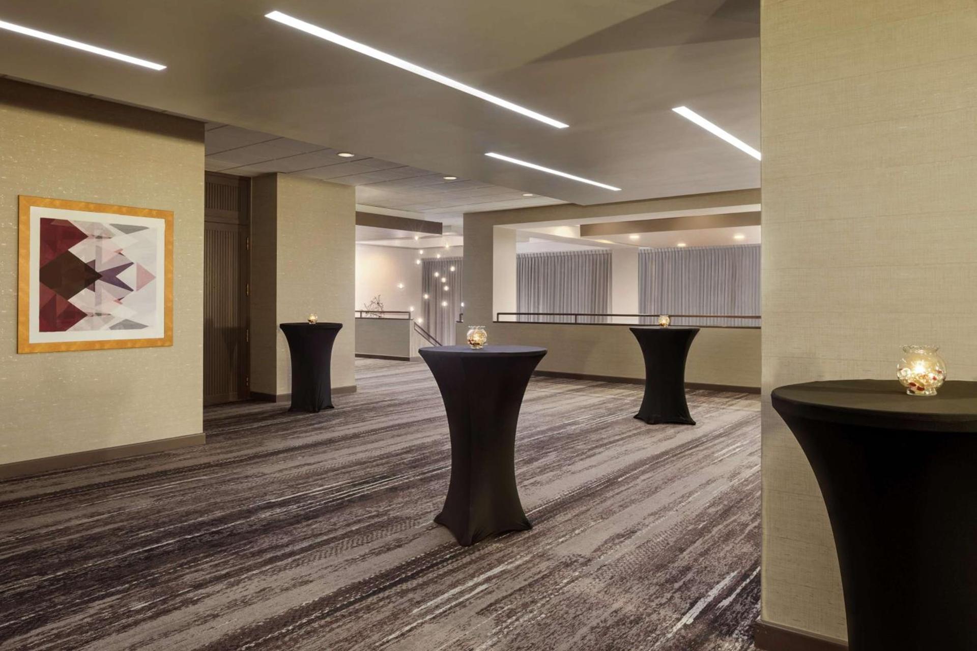 DoubleTree by Hilton St. Paul, MN photo 47