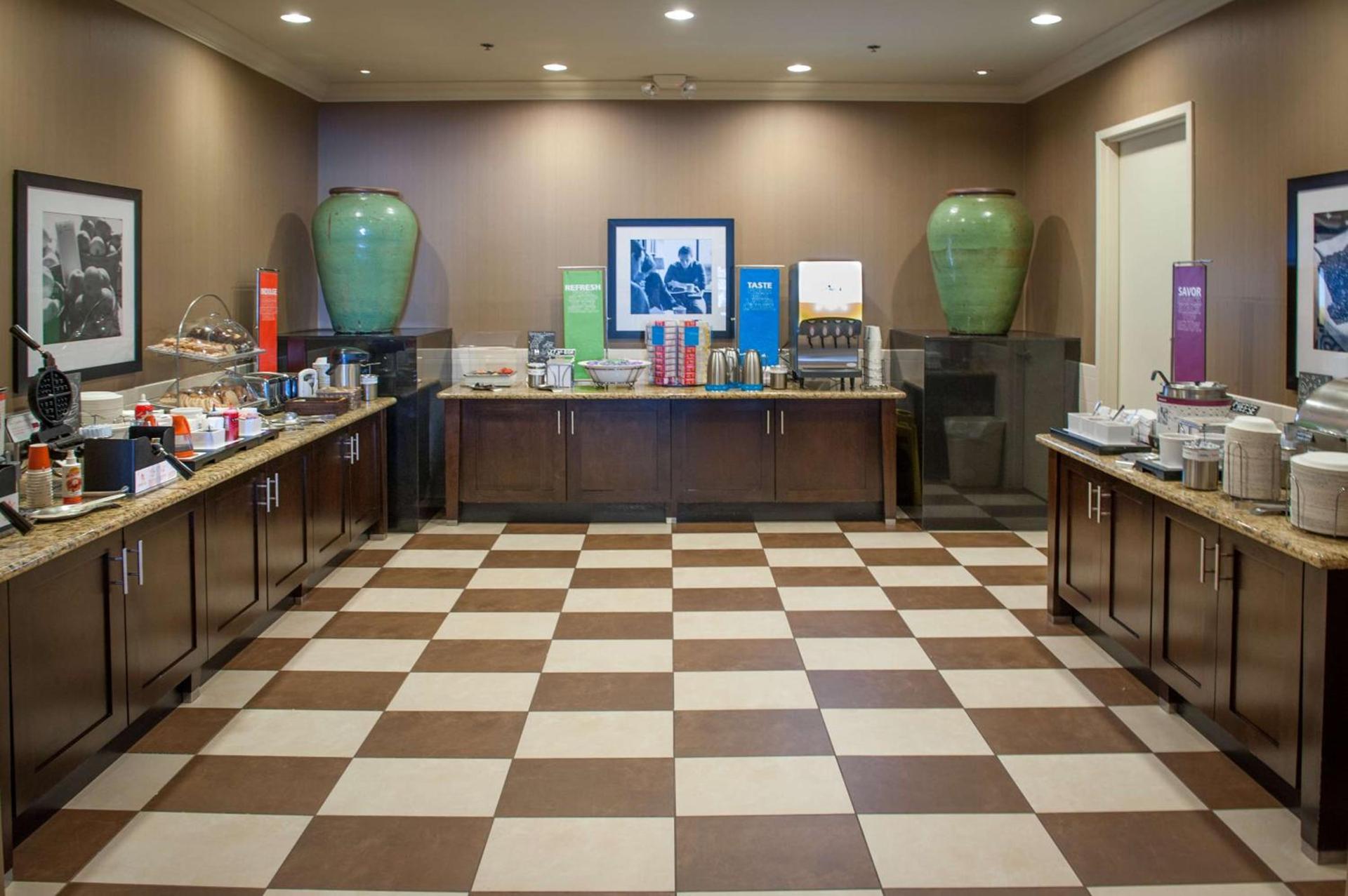 Hampton Inn & Suites New Orleans/Elmwood photo 9