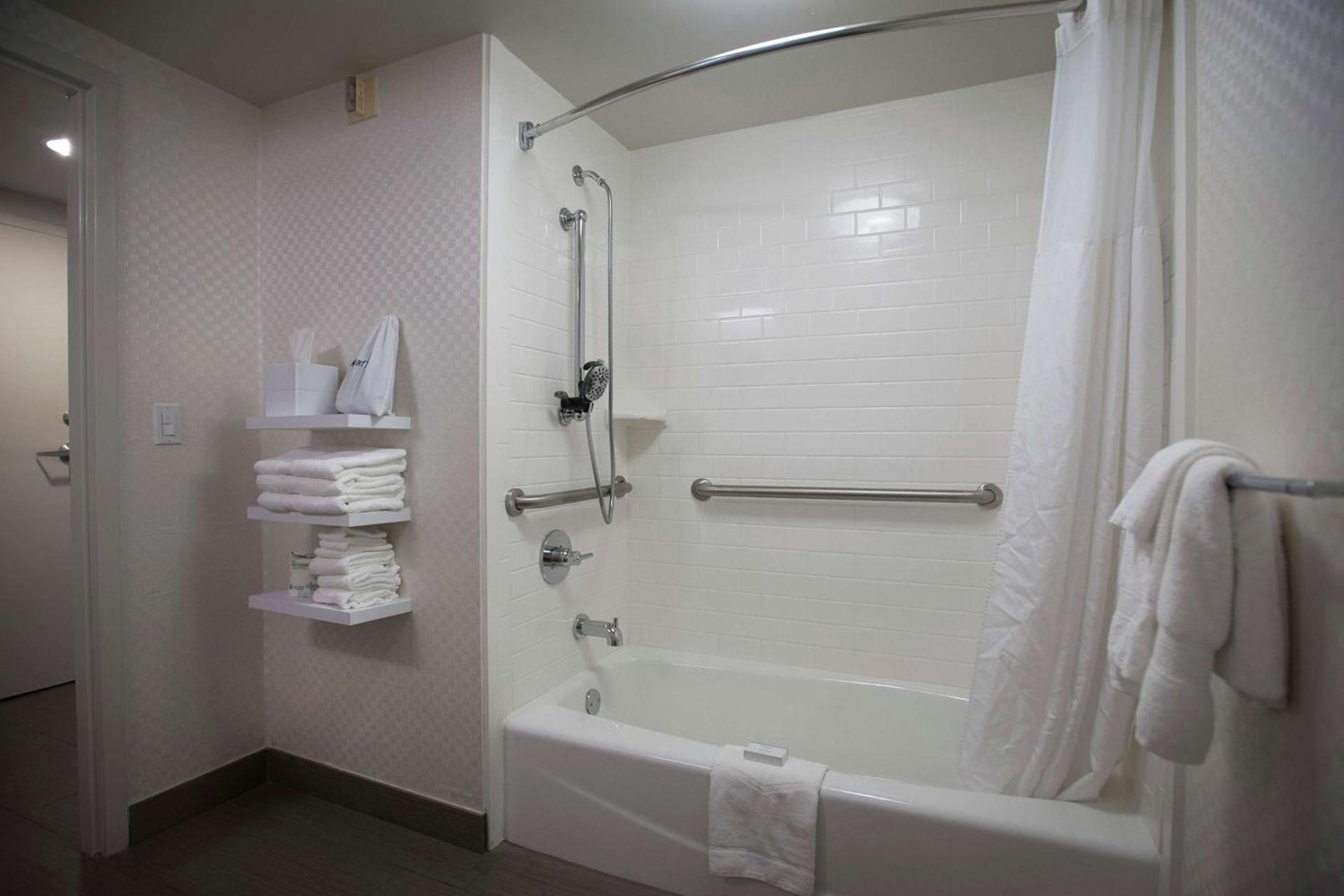Hampton Inn & Suites New Orleans/Elmwood photo 21
